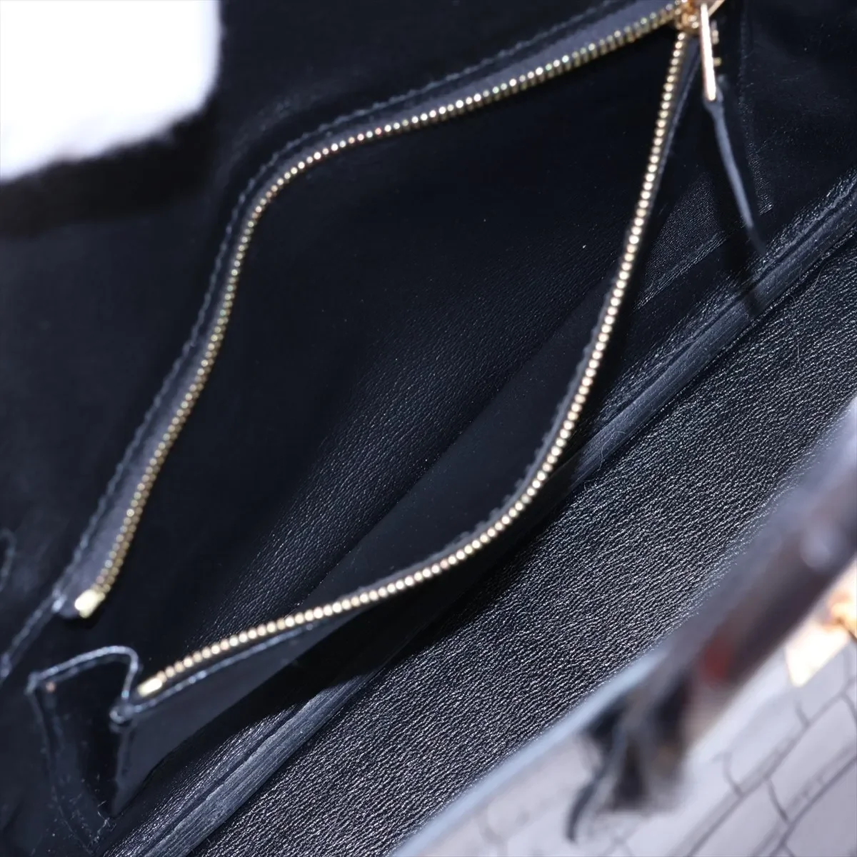 Hermes 2024 Black Matte Alligator Birkin 25-GHW8.webp