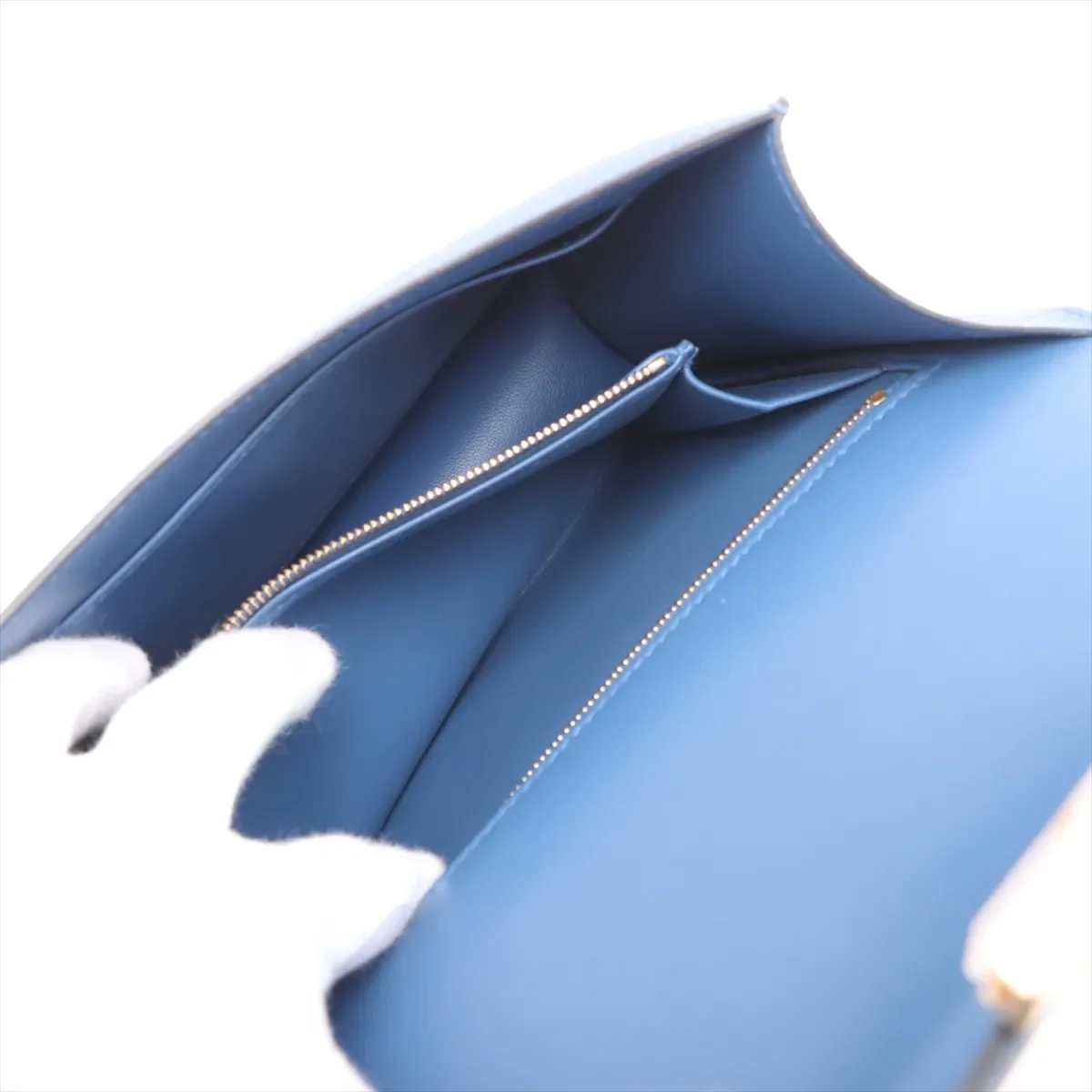 Hermes-2025-Constance_24-Miroir_Epsom_Blue_Tie-GHW (8).webp