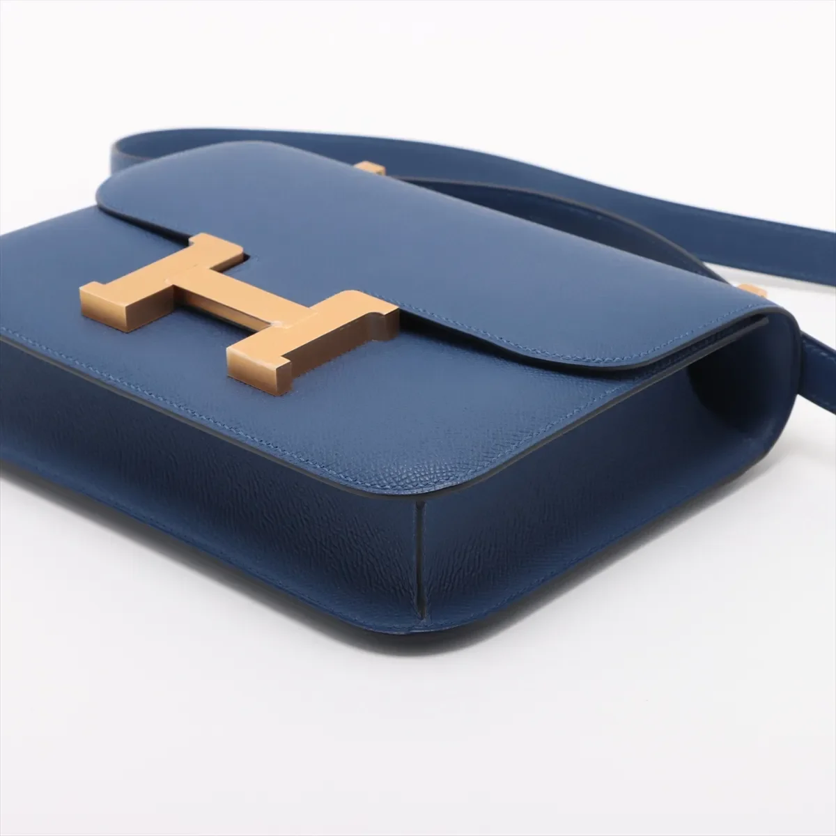 Hermes-2025-Constance_24-Miroir_Epsom_Blue_Tie-GHW (2).webp