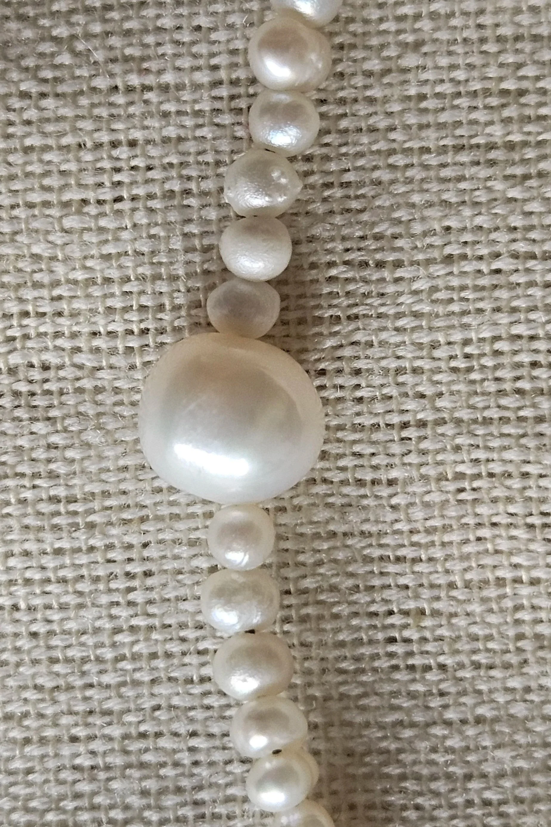 Freshwater+pearl+up+close.jpg
