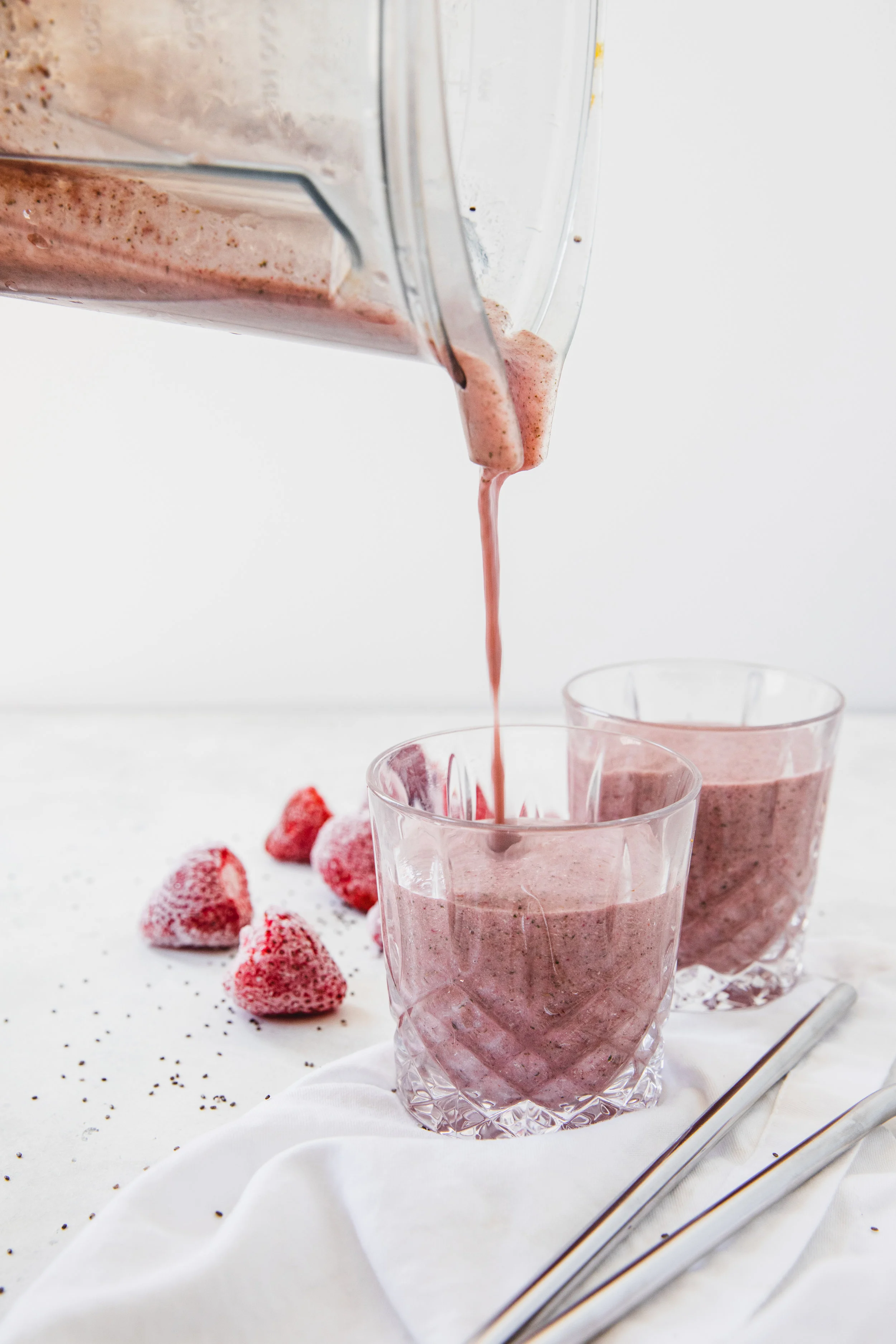 Strawberry Moringa Mint Smoothie 