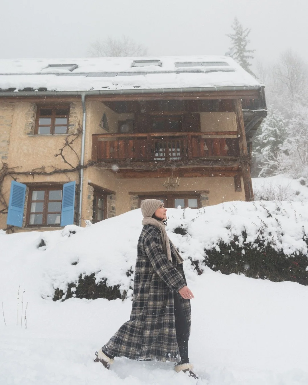 Building a life you enjoy isn&rsquo;t about doing more. 

It&rsquo;s about creating the right rhythm &mdash; time outside, good food, movement, and space to slow down when you need it.

Photography by @claireemmaline.co 

#enjoie #enjoielife #mindful