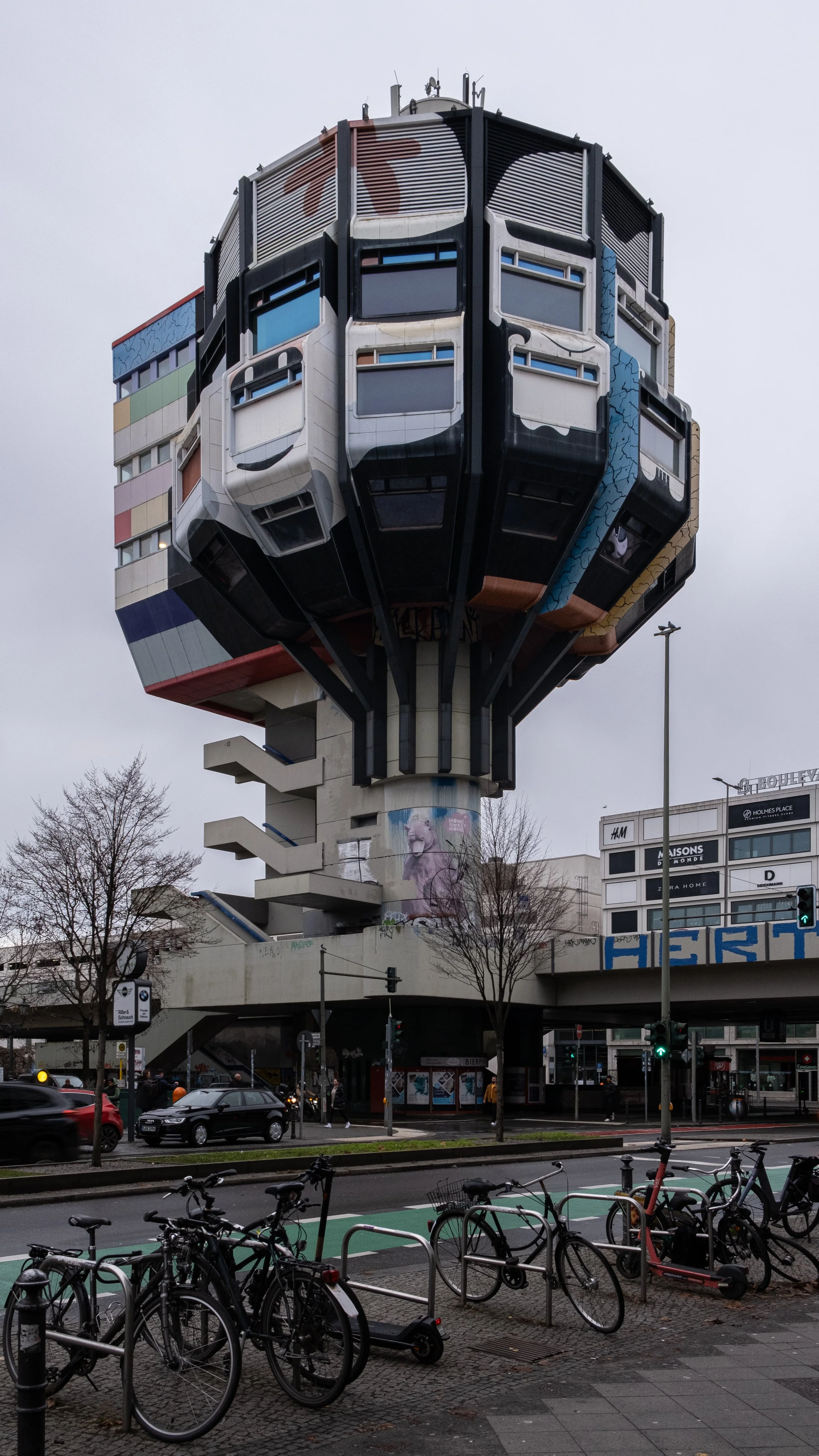 Bierpinsel, Berlin