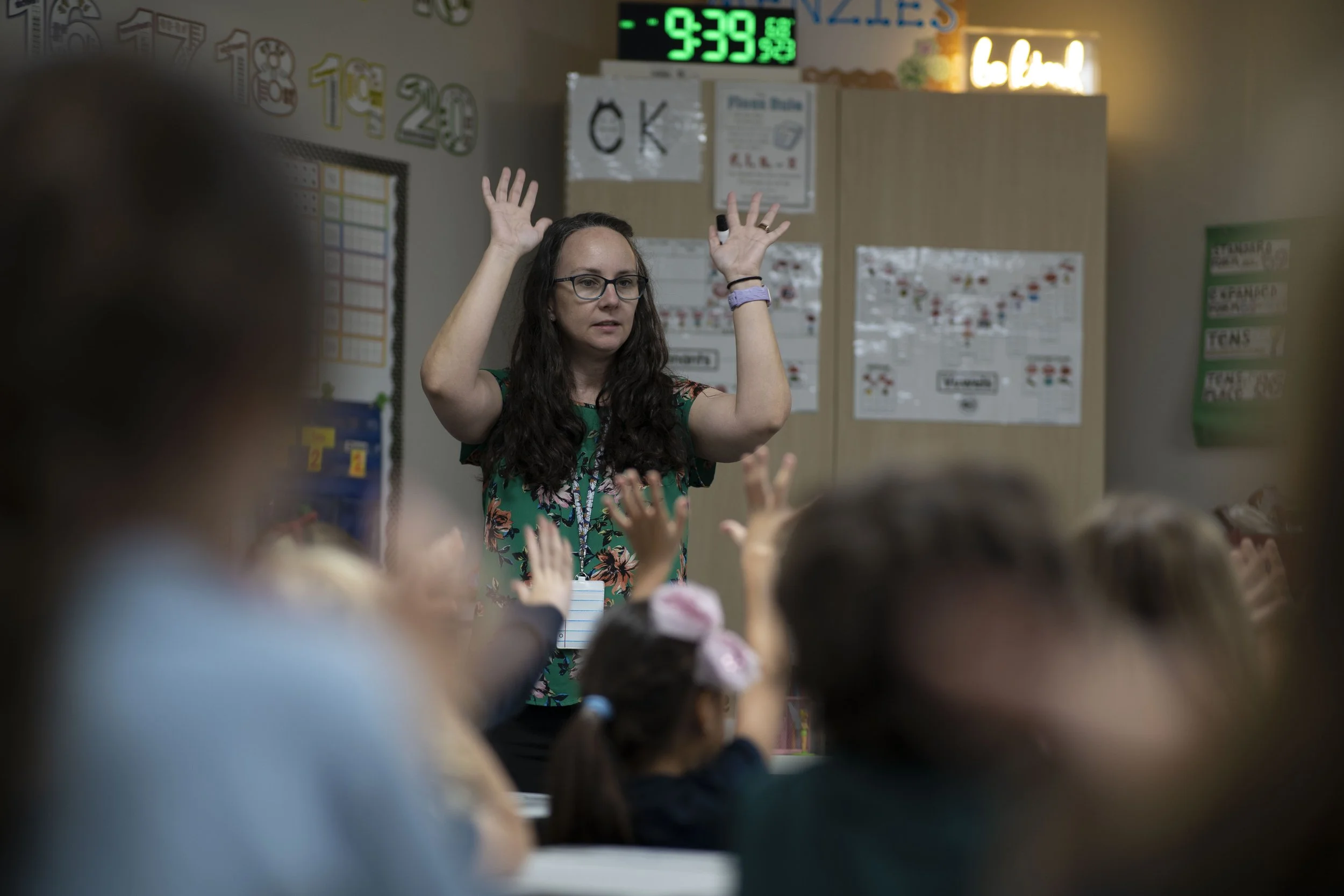 Grade school teacher leading an engaged class at Cooperative School at Northland in Longwood, FL