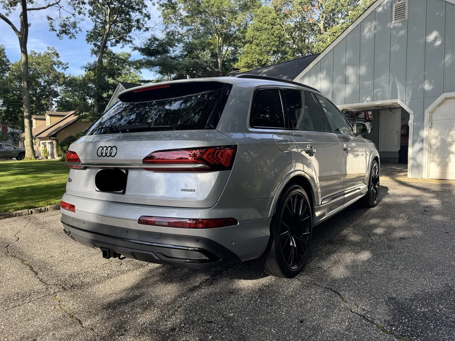 Audi Q7 preserved by 3LB, featuring exterior finish, wheel, engine compartment, and completed vehicle details.