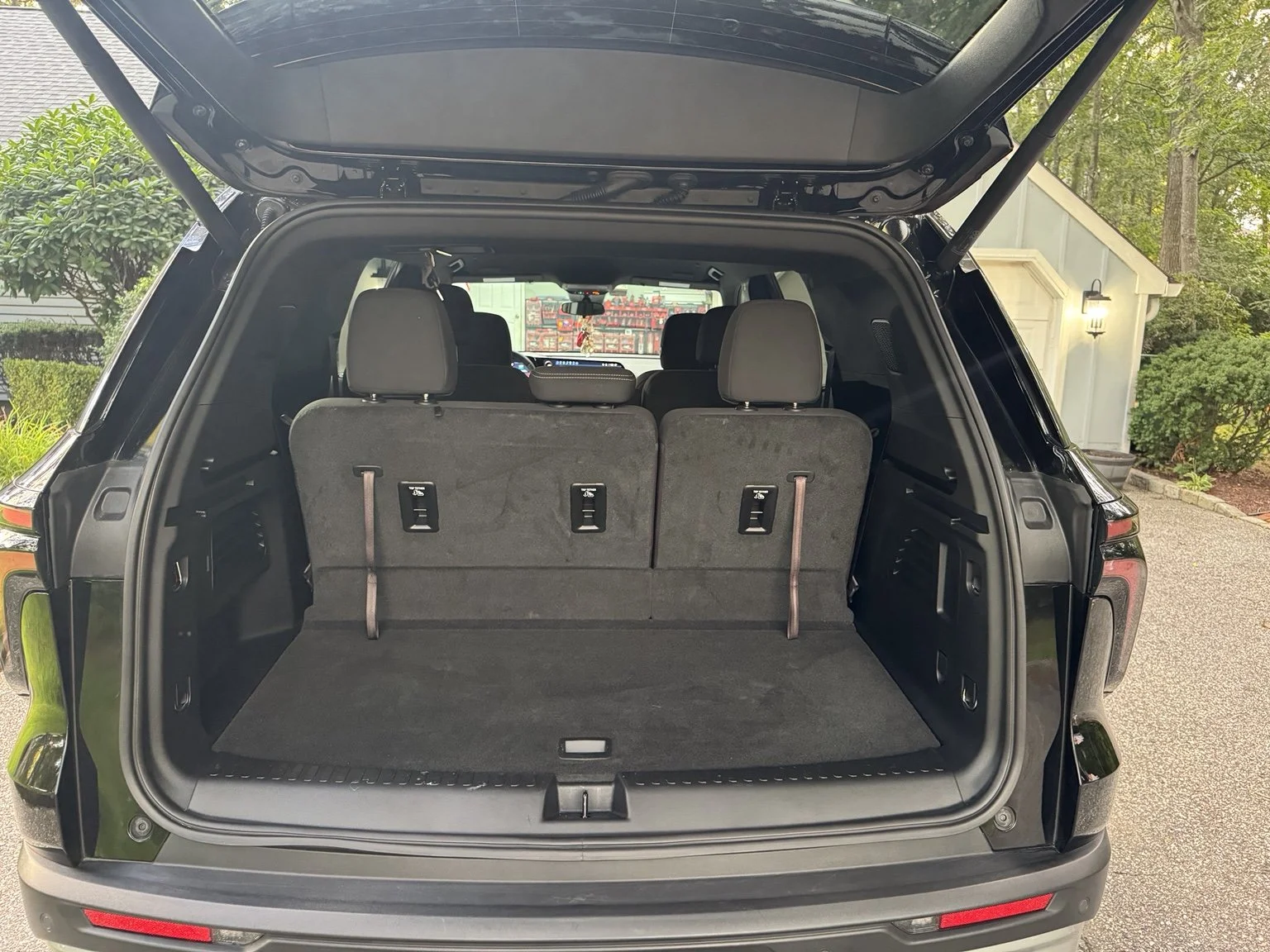 Chevrolet Traverse refined by 3LB, featuring exterior, interior, cargo area, wheel, and finished vehicle details.