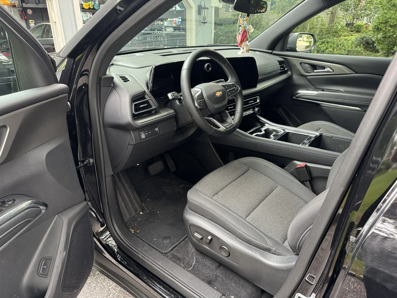 Chevrolet Traverse refined by 3LB, featuring exterior, interior, cargo area, wheel, and finished vehicle details.