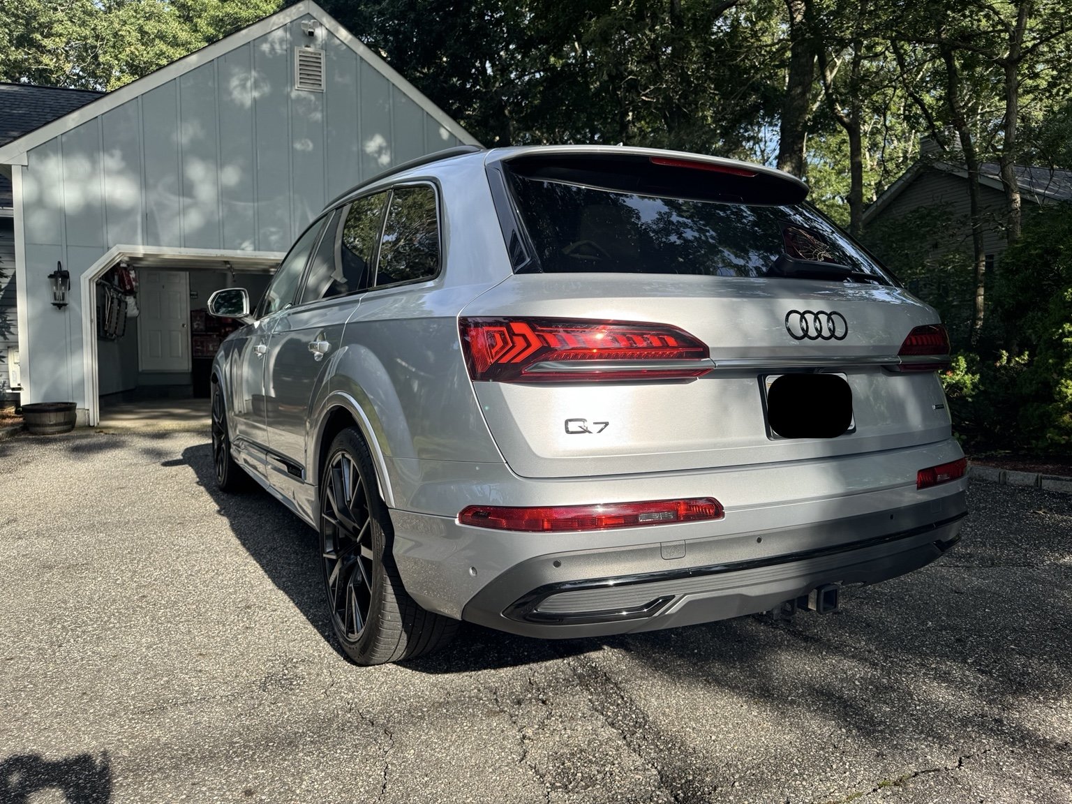 Audi Q7 preserved by 3LB, featuring exterior finish, wheel, engine compartment, and completed vehicle details.