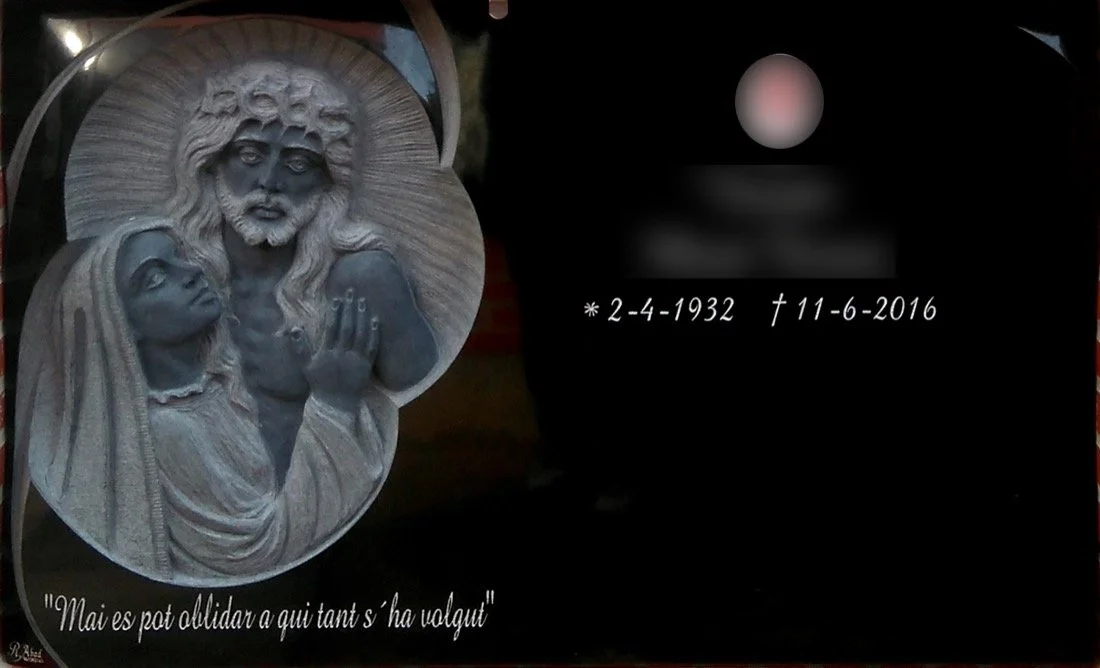 LAPIDAS-PERSONALIZADAS-LAPIDAS-ESCULTURA-LAPIDA-ESCULTURA-EN-LAPIDA-LAPIDAS-VALENCIA-24.jpg