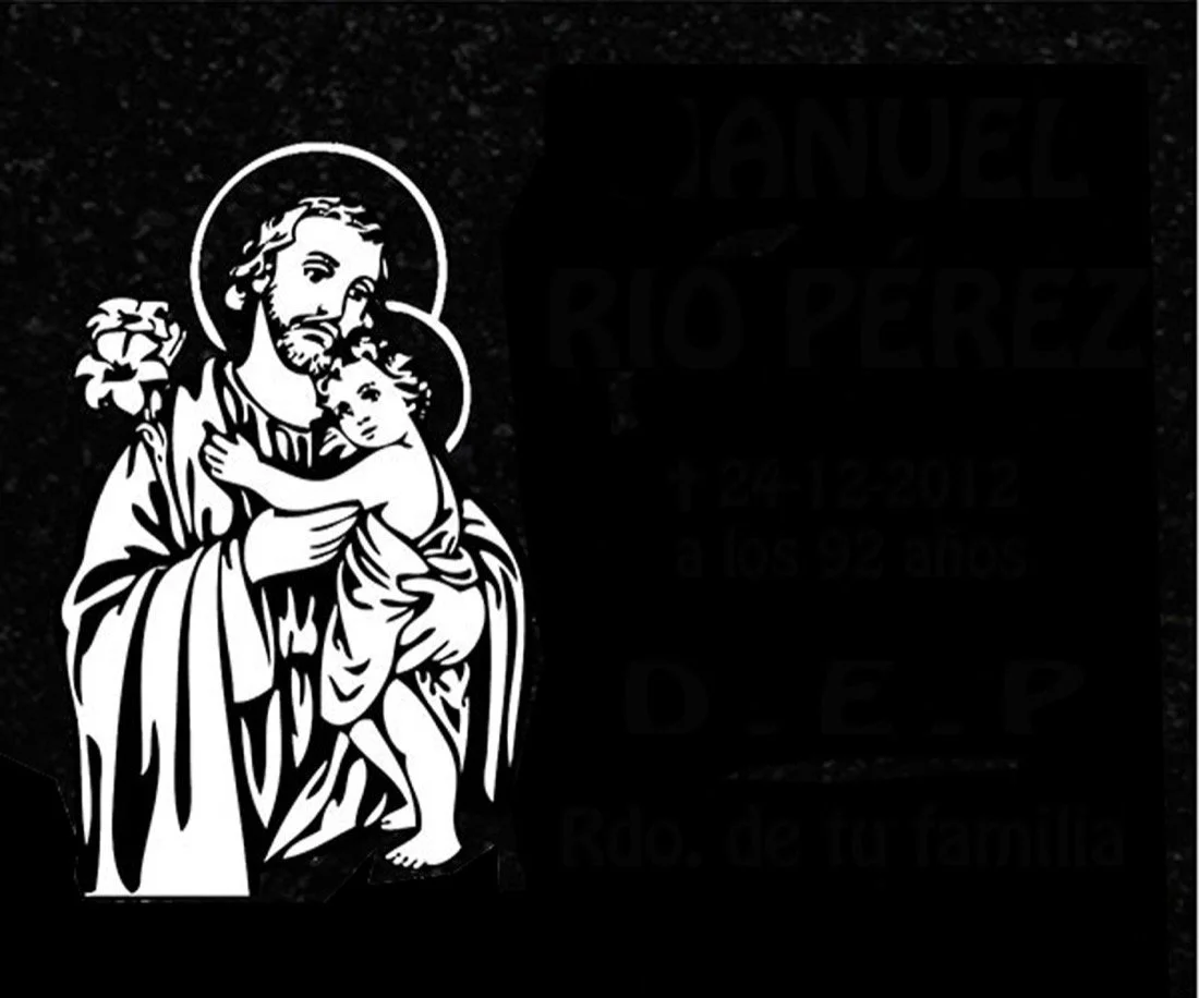 Lápida en granito negro  grabada mediante la técnica de chorro de arena imagen de San José. Obra artesanal realizada con precisión por el escultor Raúl Abad en nuestro taller de Alfara del Patriarca (Valencia).