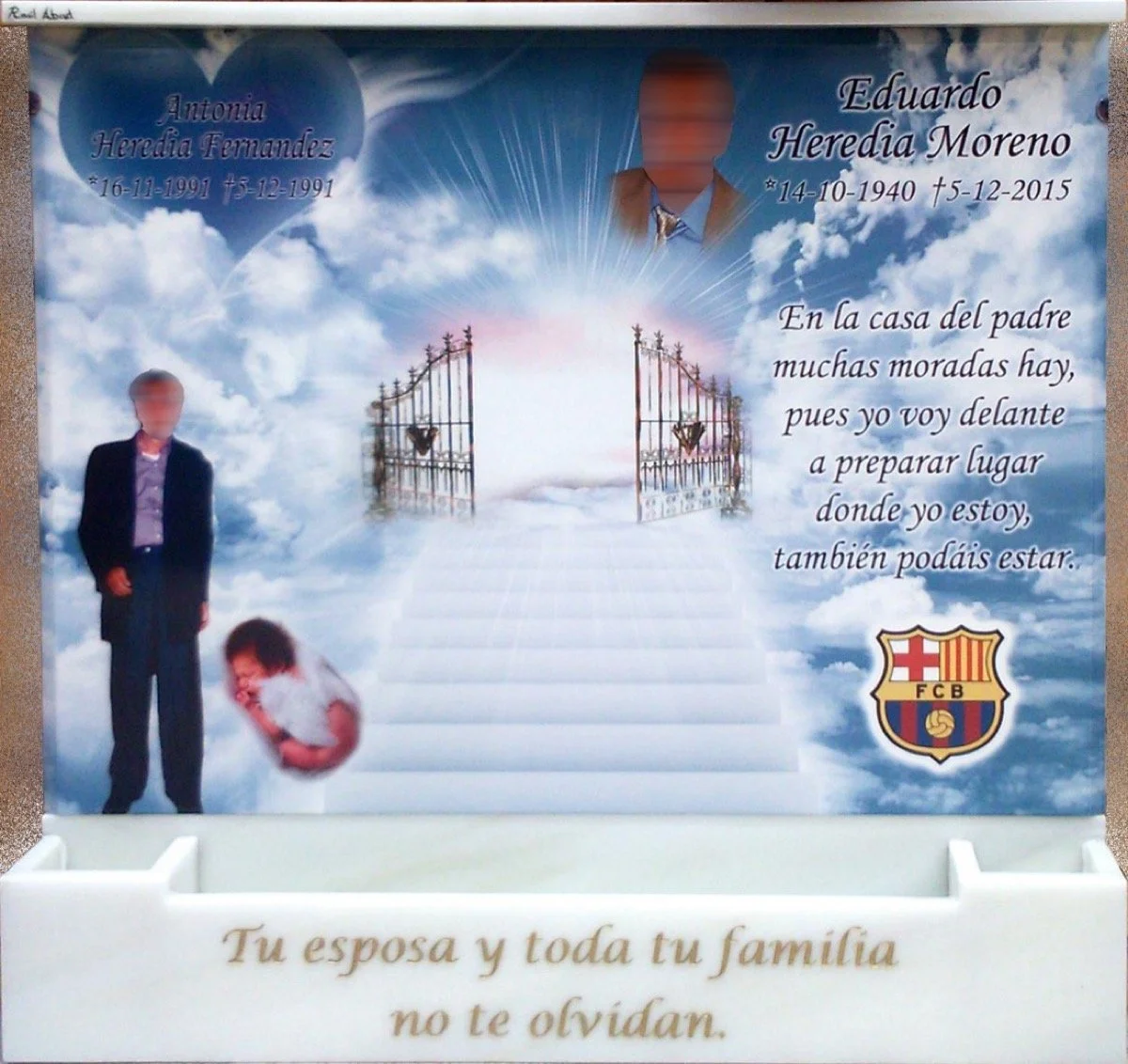 Lápida de cerámica personalizada, diseñada por Raúl Abad en Valencia