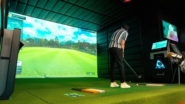 How to Improve Your Golf Game With a Simulator: Practice, Distance Control &amp; Performance Tracking