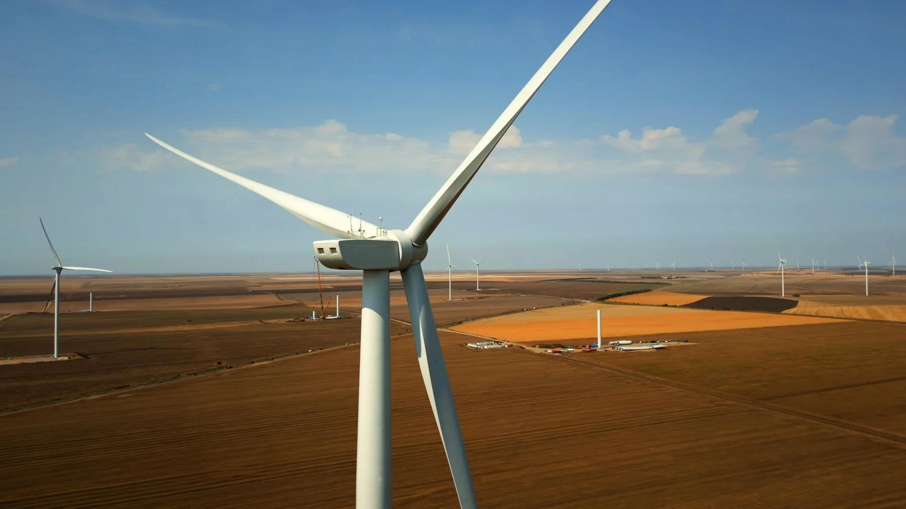 Helios-Energy-brand-video-kreafilm-solar-energy-07-2.jpg