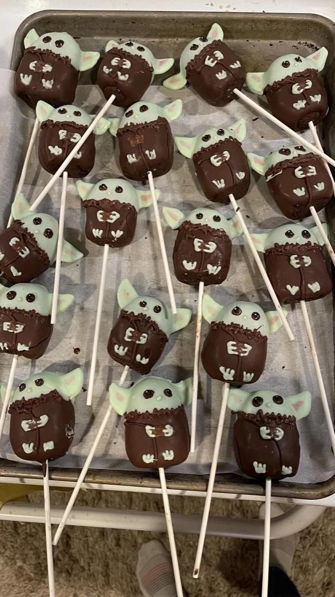 Grogu cake pops