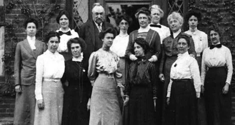 Edward Pickering and his female assistants, known as the “Harvard computers.”               (Image from the Harvard-Smithsonian Center for Astrophysics)