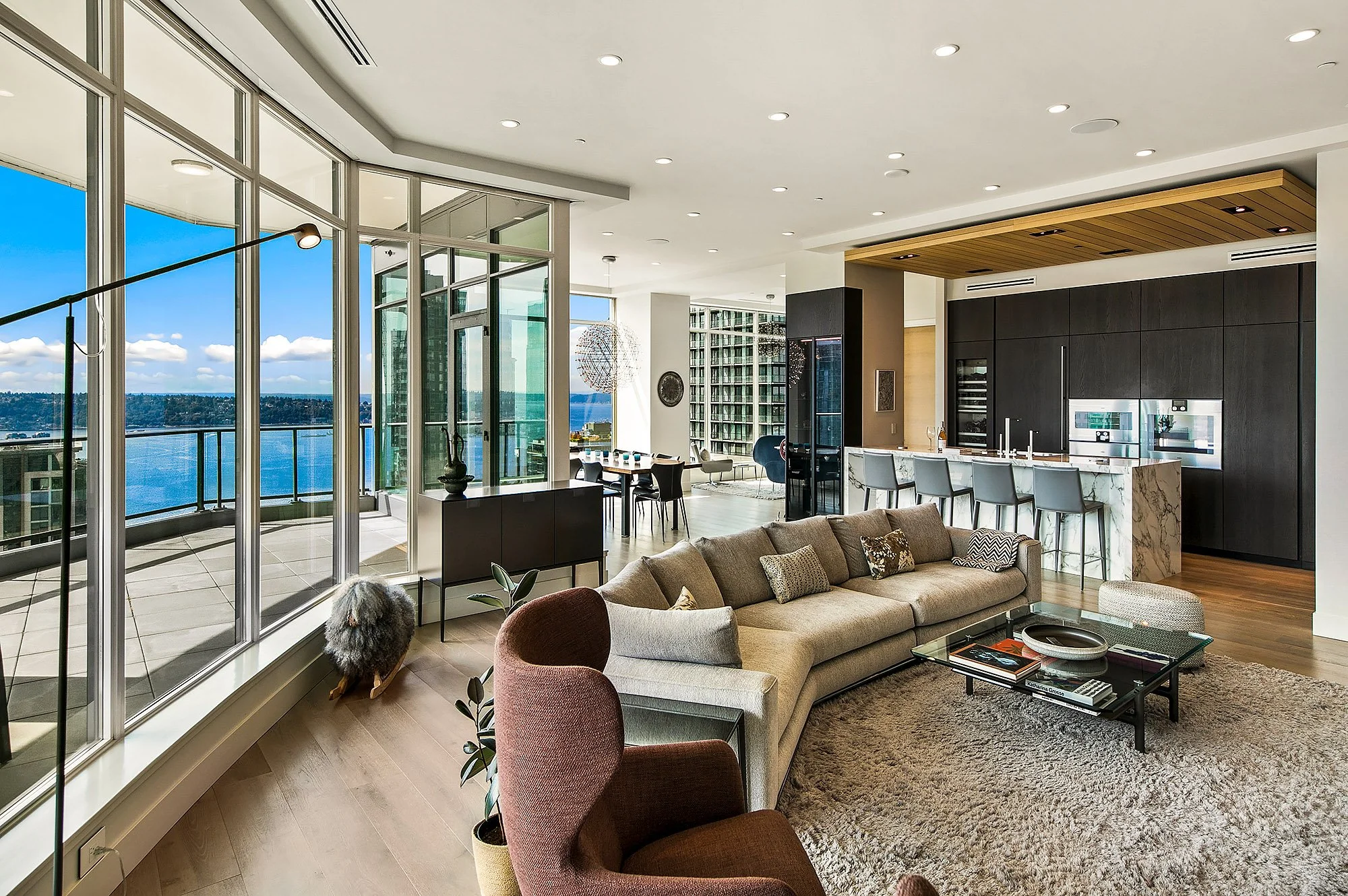 Escala Penthouse #202 - Daylight (12).jpg
