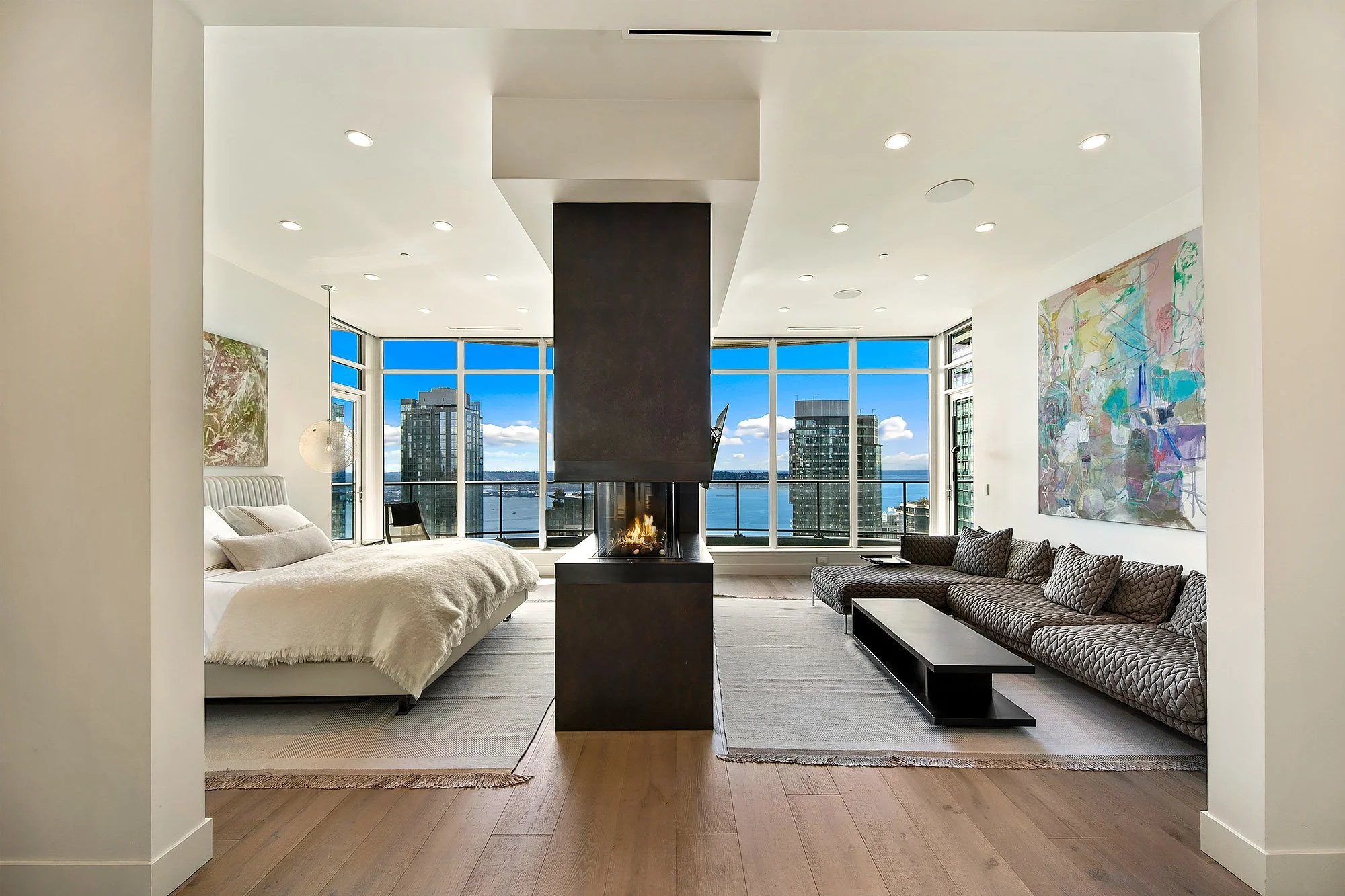Escala Penthouse #202 - Daylight (25).jpg