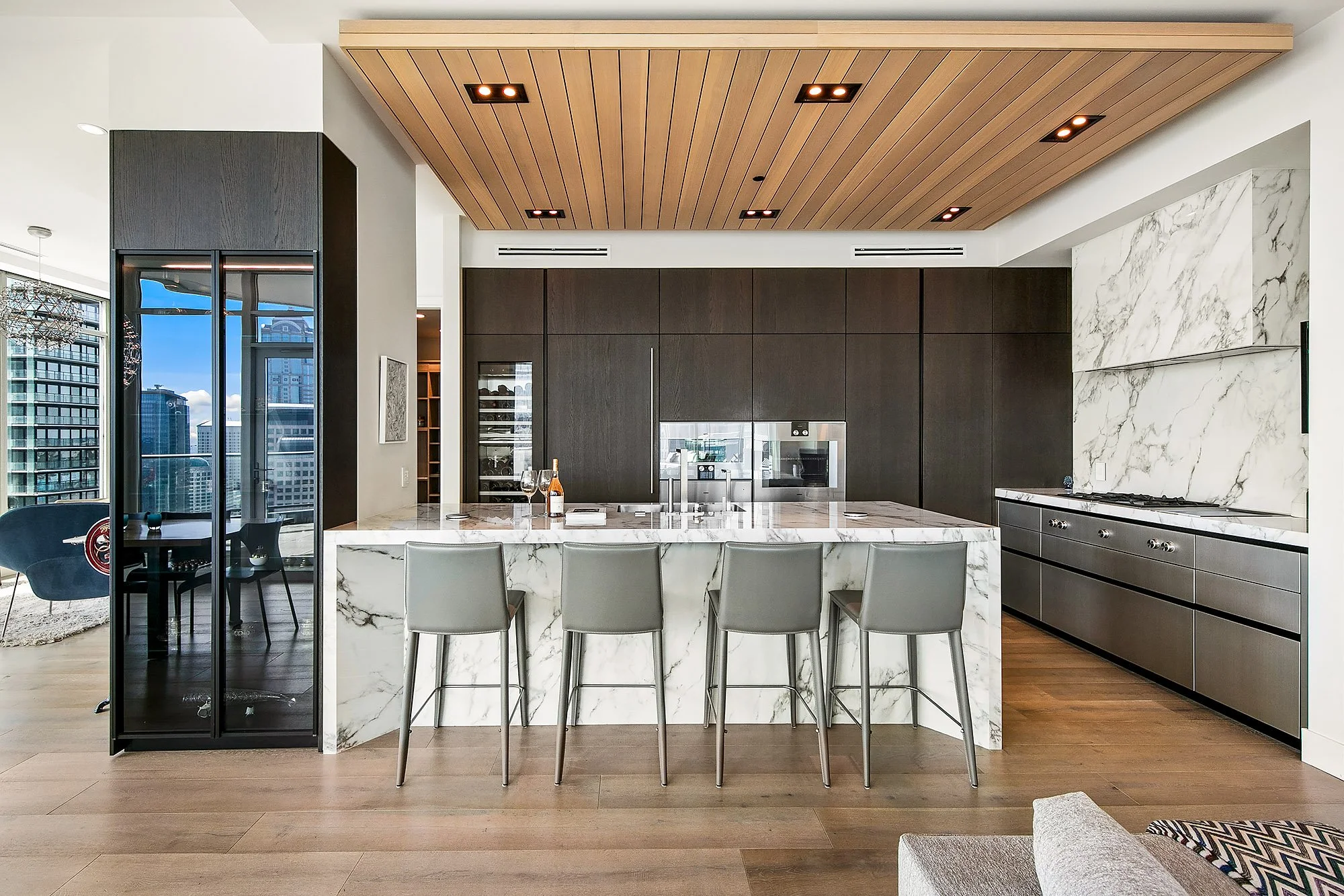 Escala Penthouse #202 - Daylight (20).jpg