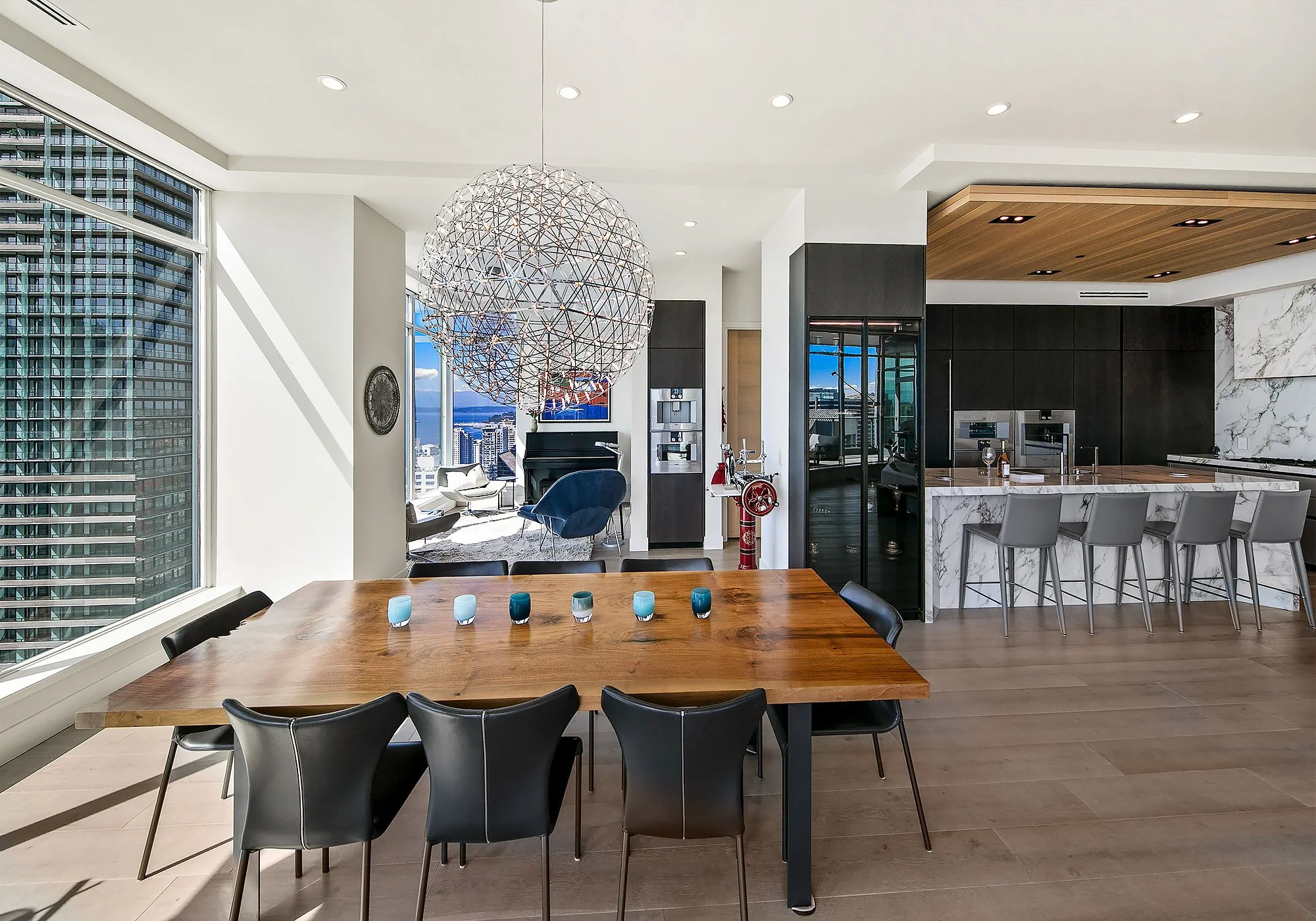 Escala Penthouse #202 - Daylight (15).jpg
