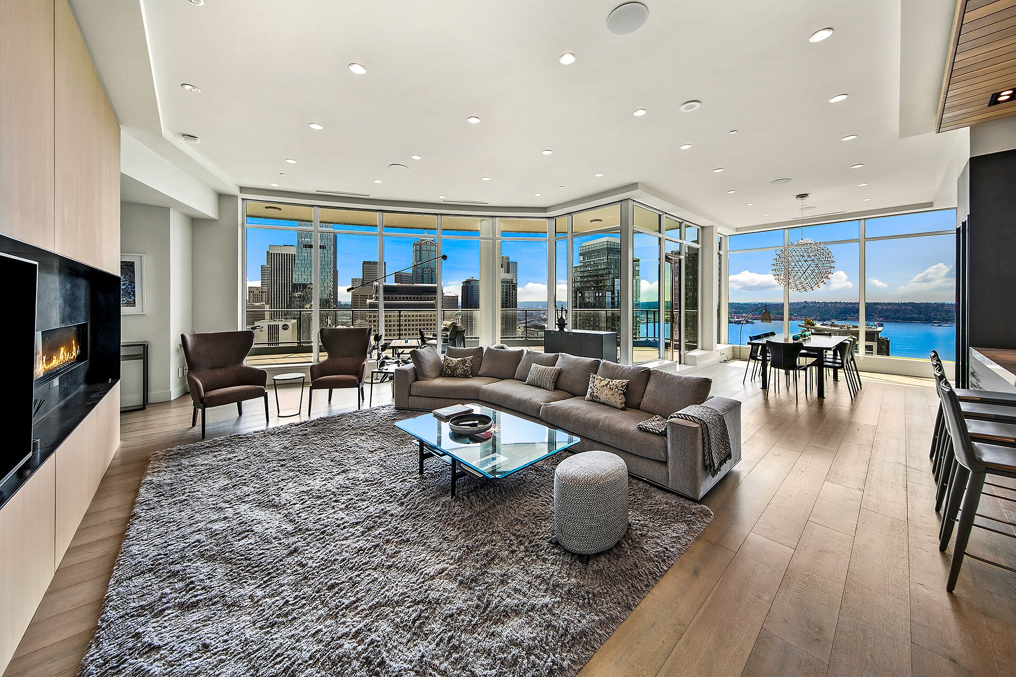Escala Penthouse #202 - Daylight (5).jpg