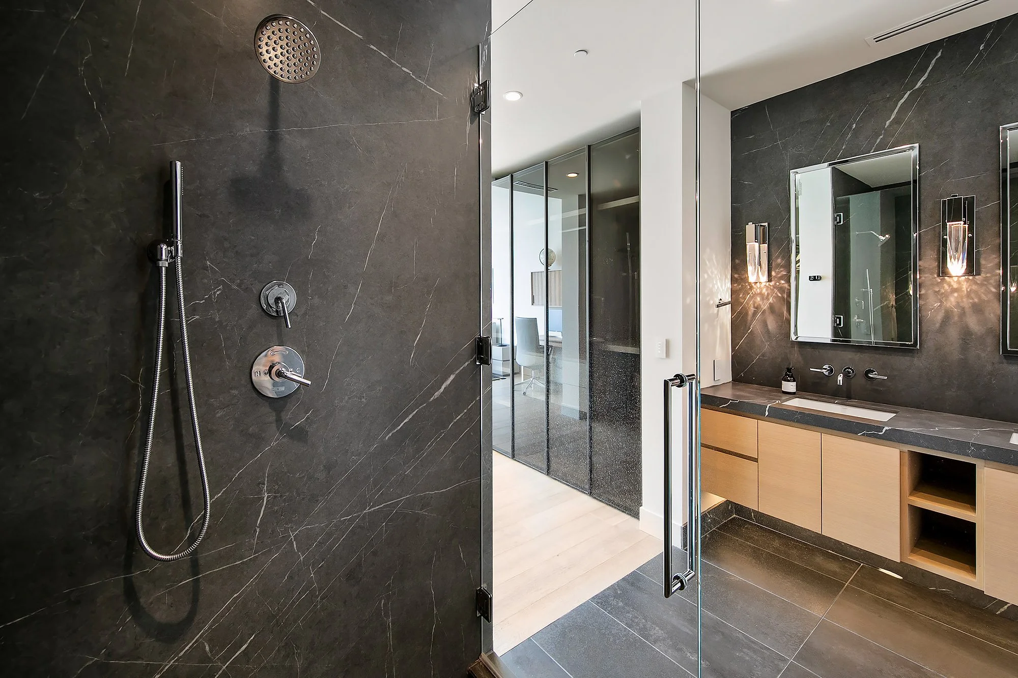Escala Penthouse #202 - Daylight (40).jpg