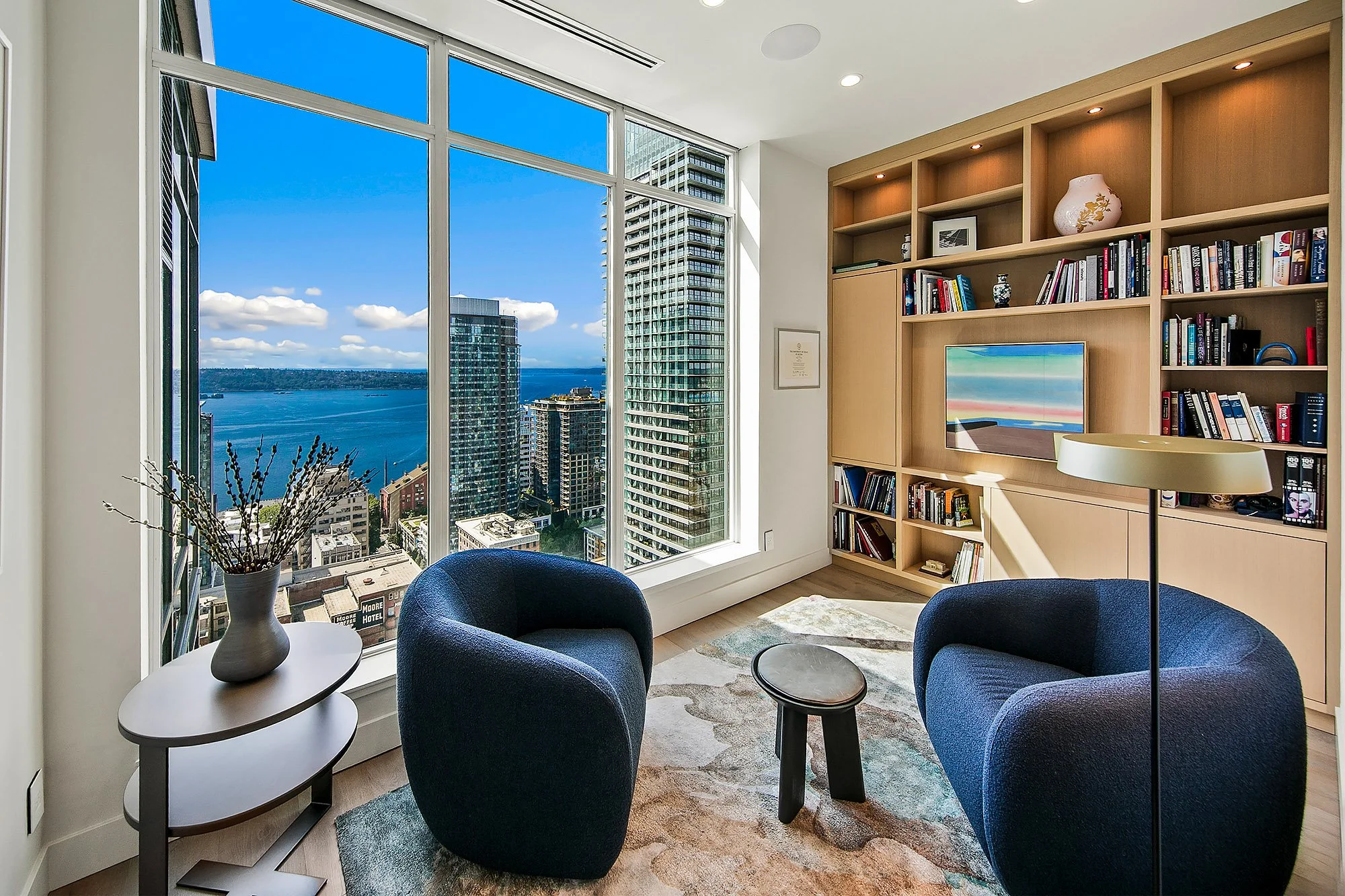 Escala Penthouse #202 - Daylight (42).jpg