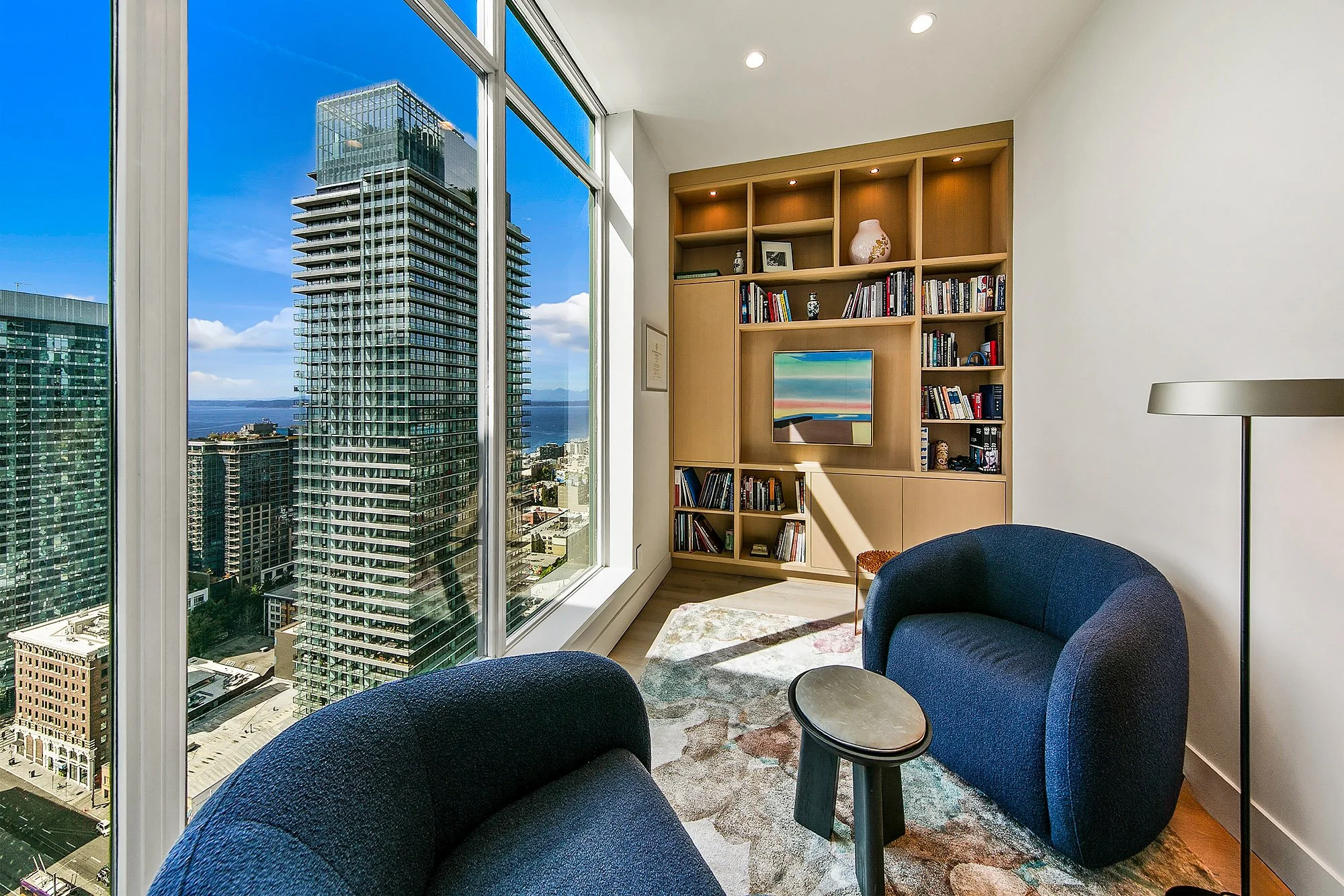 Escala Penthouse #202 - Daylight (44).jpg