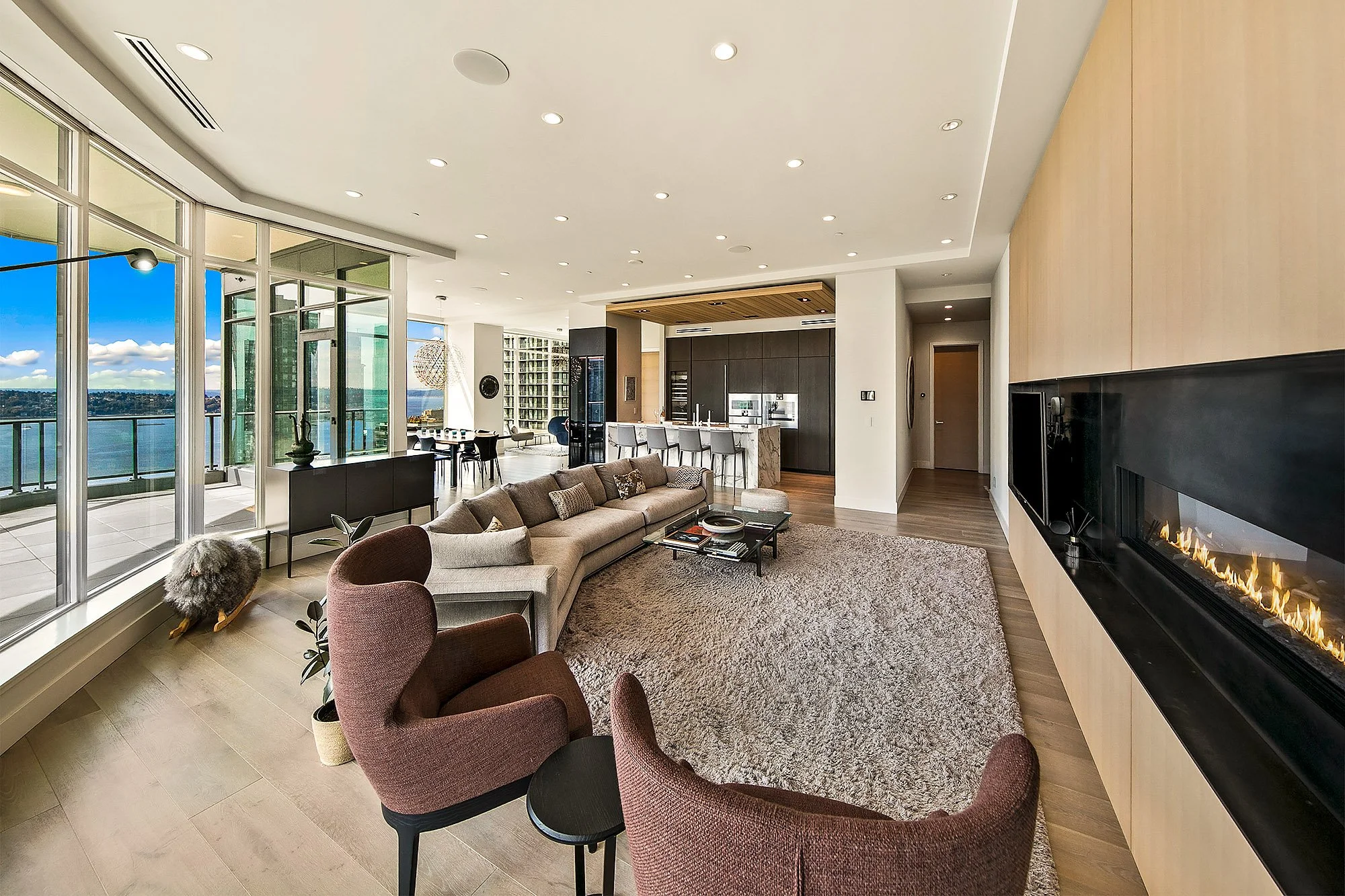 Escala Penthouse #202 - Daylight (11).jpg