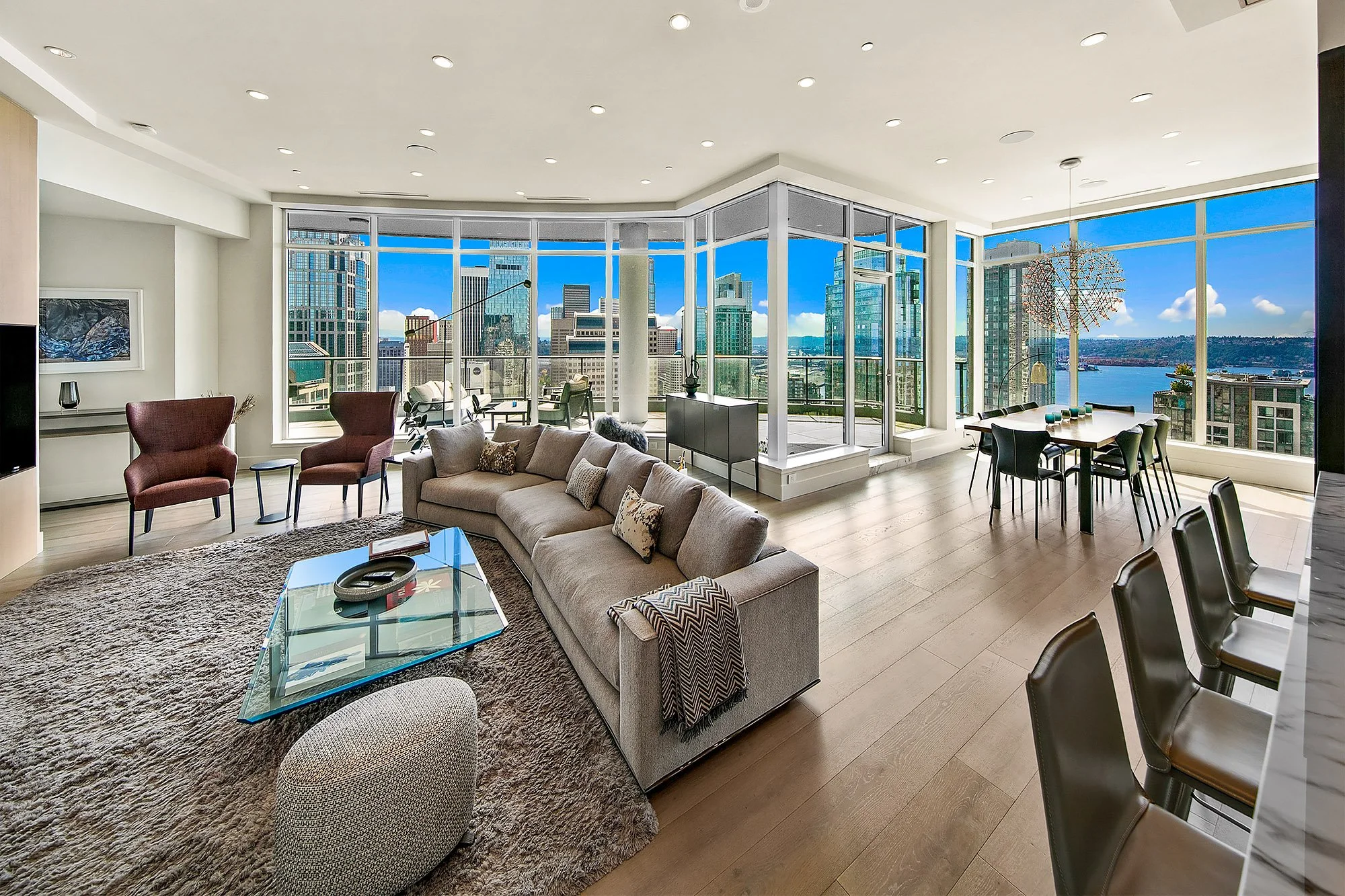 Escala Penthouse #202 - Daylight (13).jpg