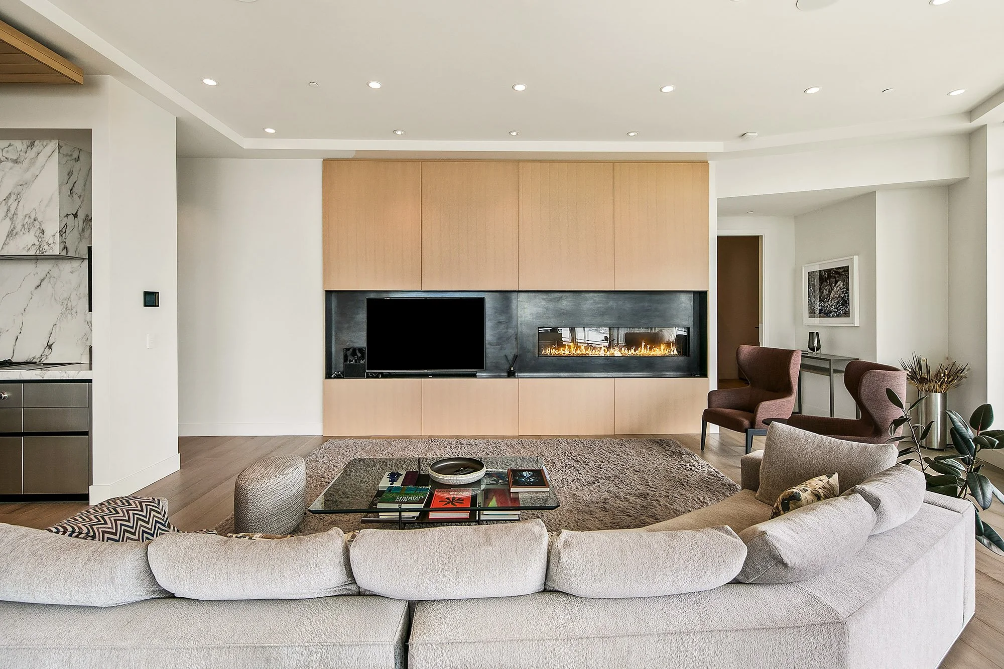 Escala Penthouse #202 - Daylight (8).jpg