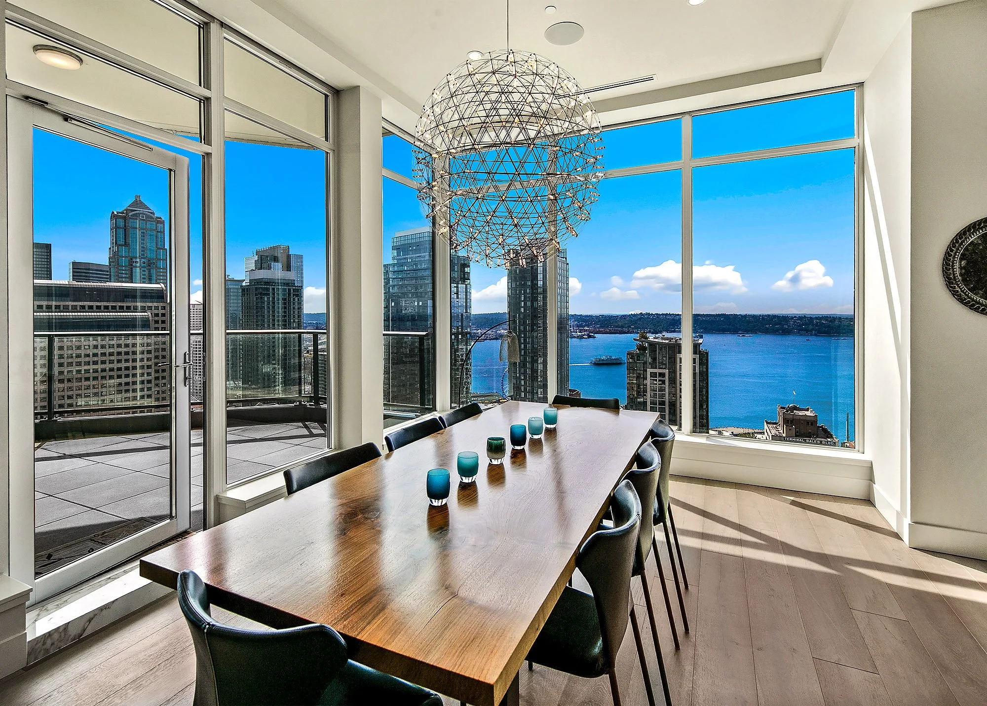 Escala Penthouse #202 - Daylight (17).jpg