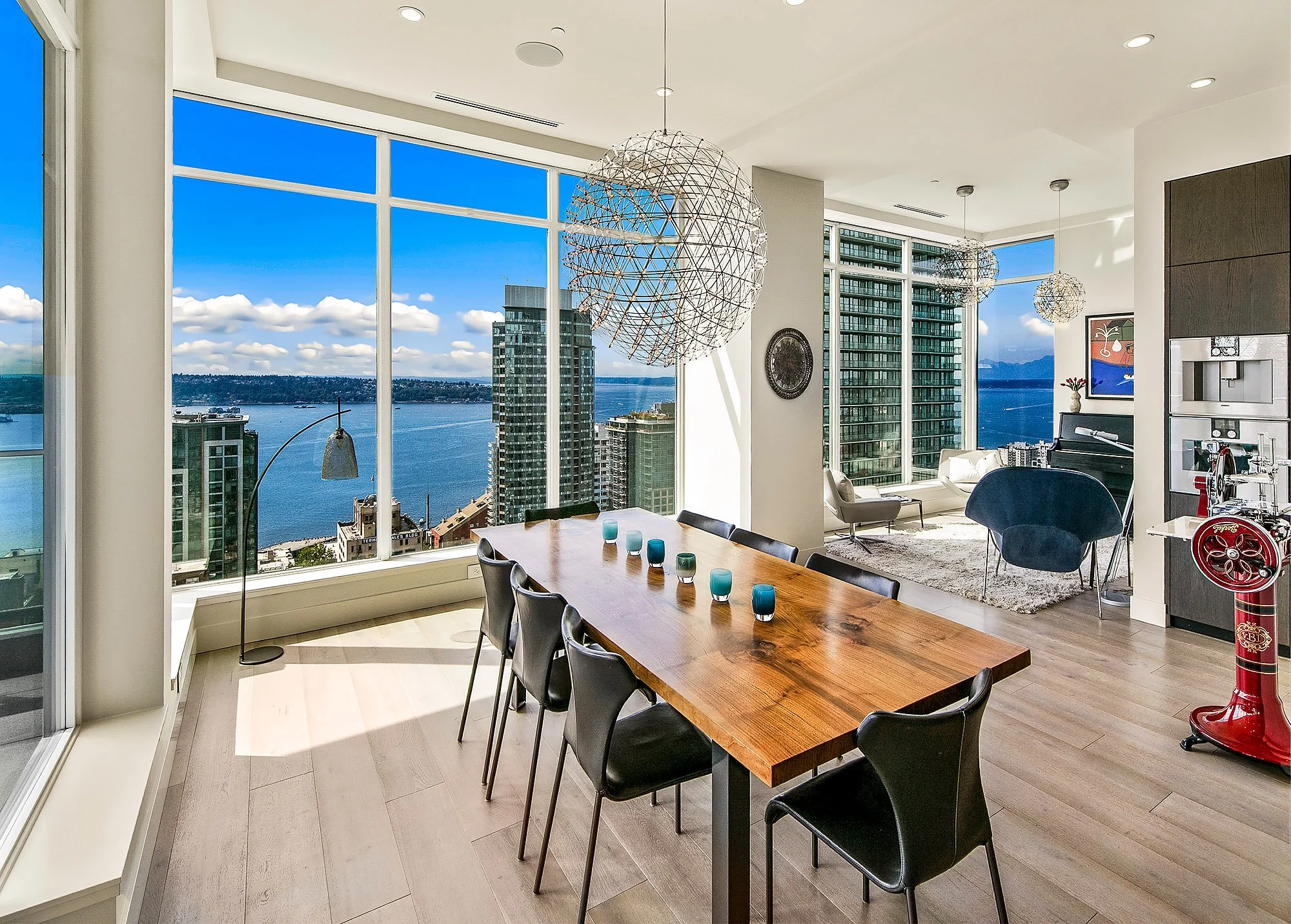 Escala Penthouse #202 - Daylight (16).jpg