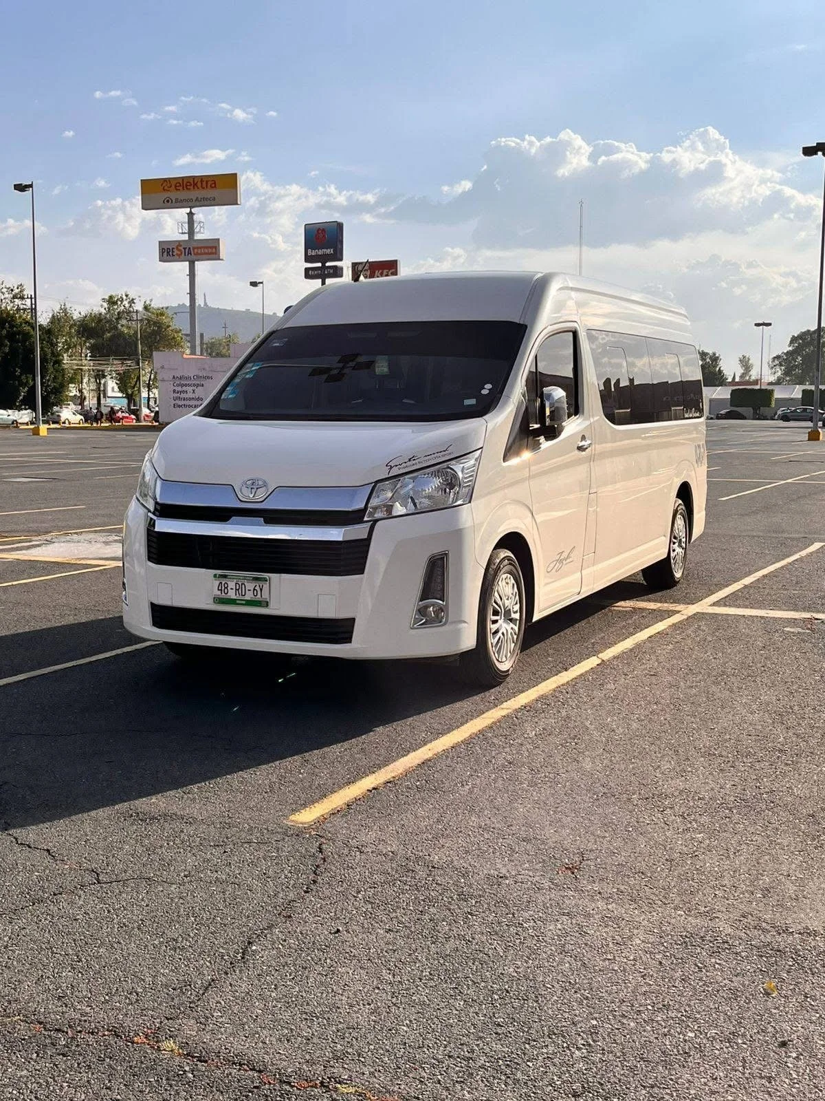 hiace1.jpg