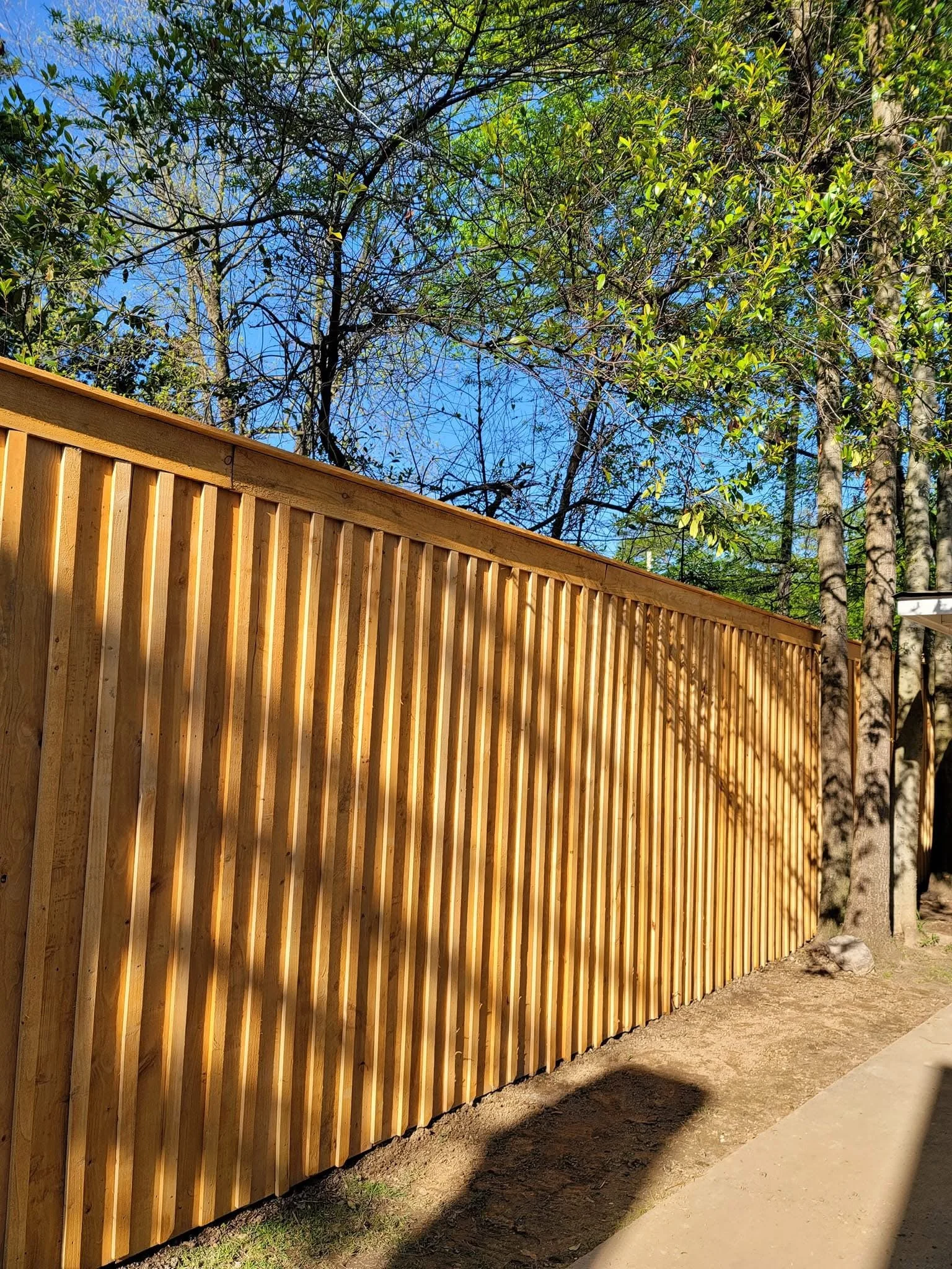 Custom 8ft trim and cap fence, Memphis, TN