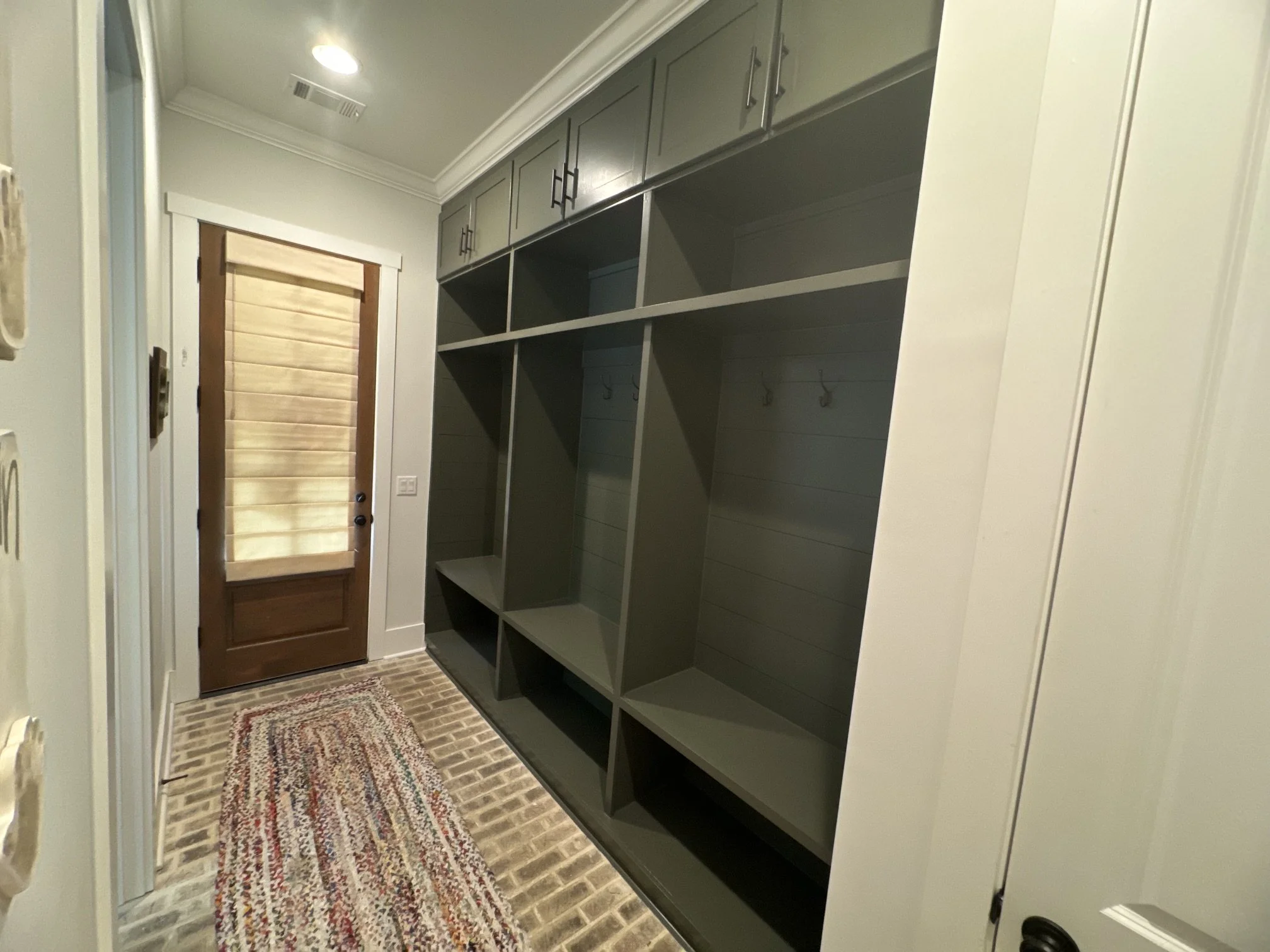 Custom painted entry way storage, Memphis, TN