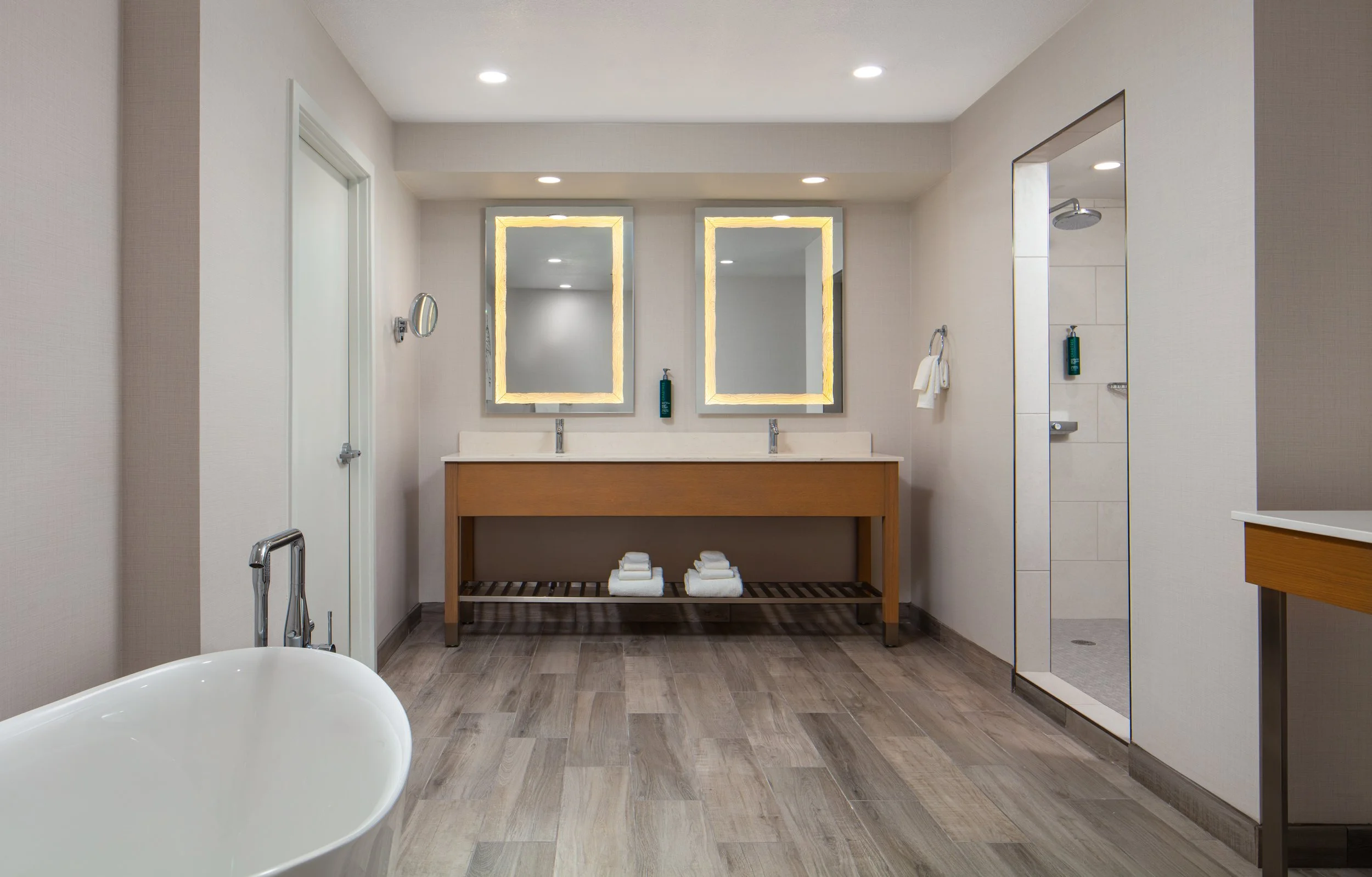 rlsa_nk1sdw_bathroom.jpg