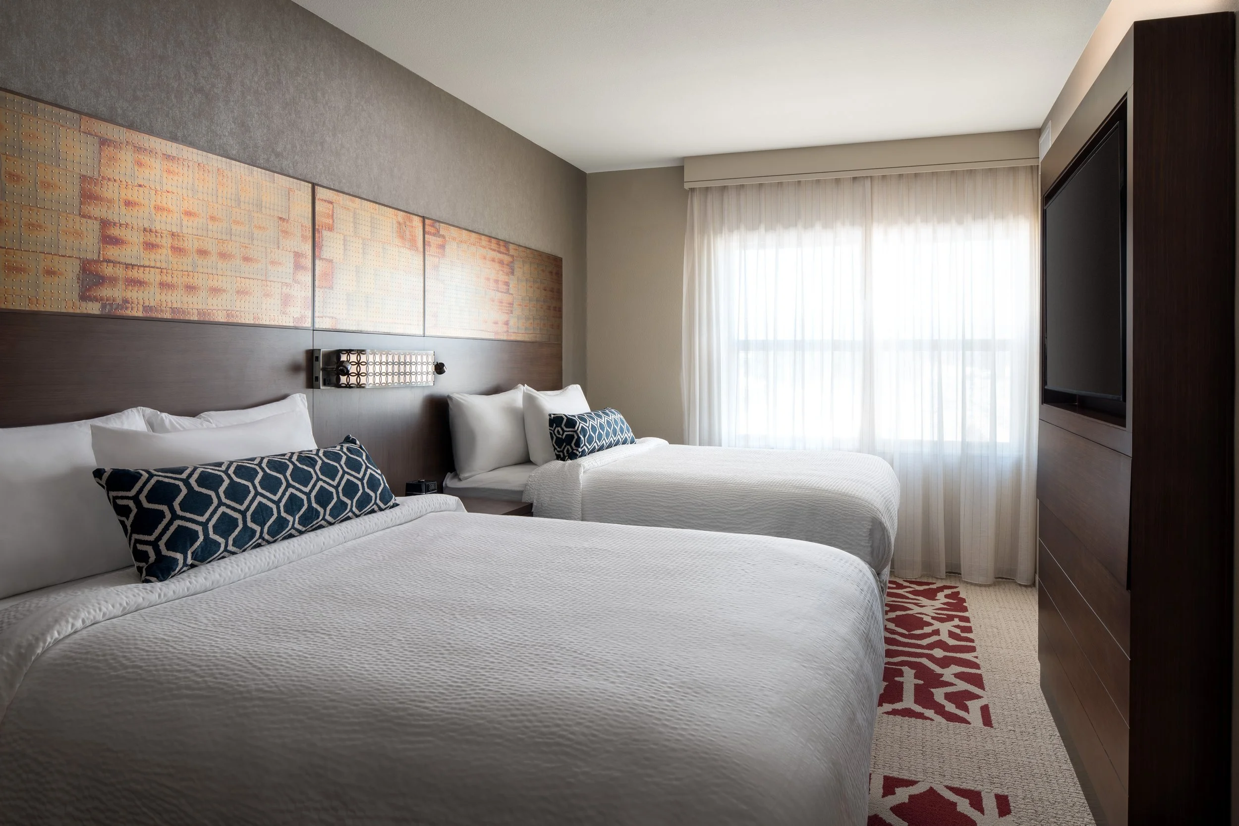 RI_SBAGO_2Bd_Family_Suite_QNQN_Bedroom (1).jpg