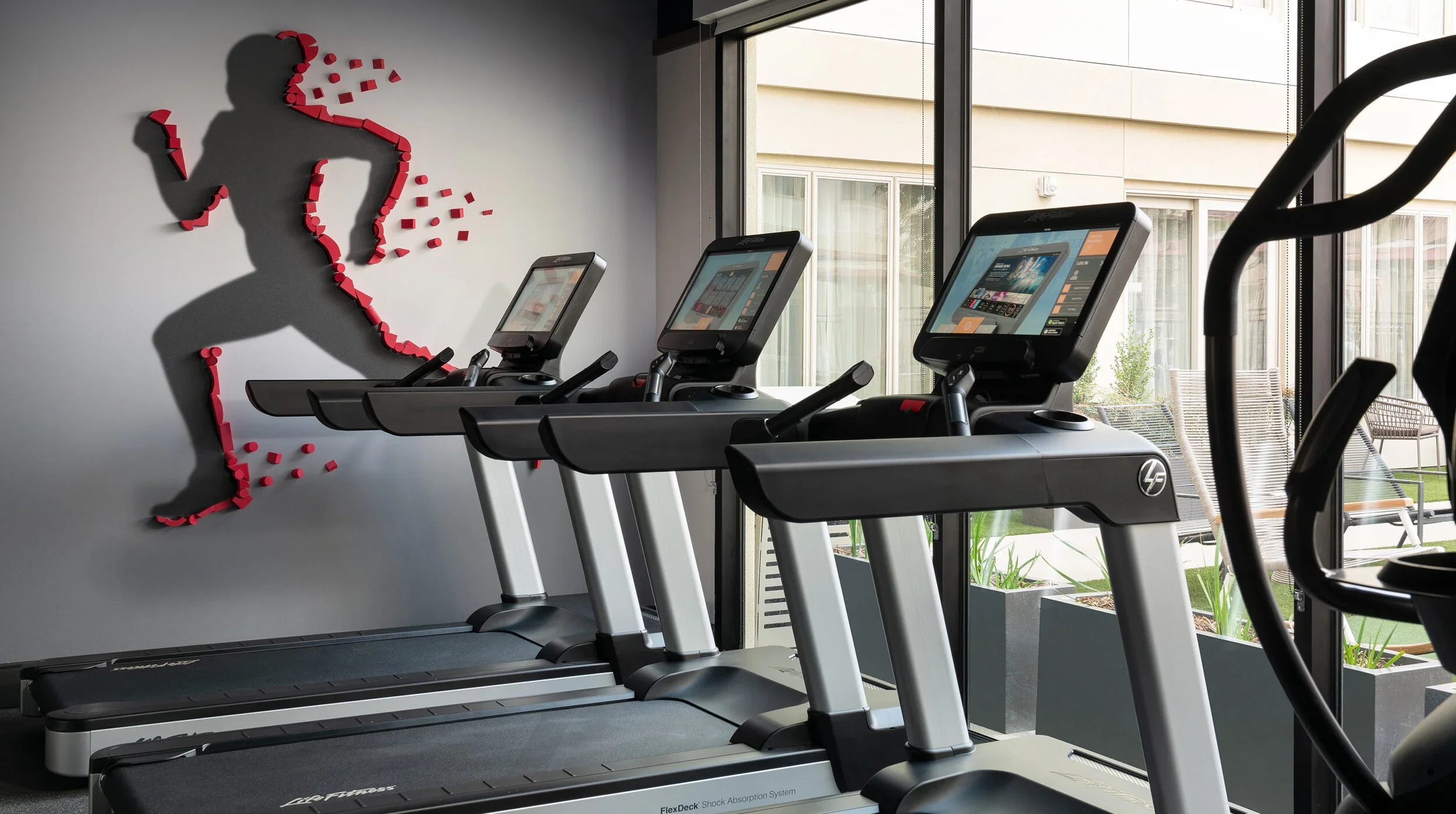 RI_LAXRL_Fitness_Detail_2.webp