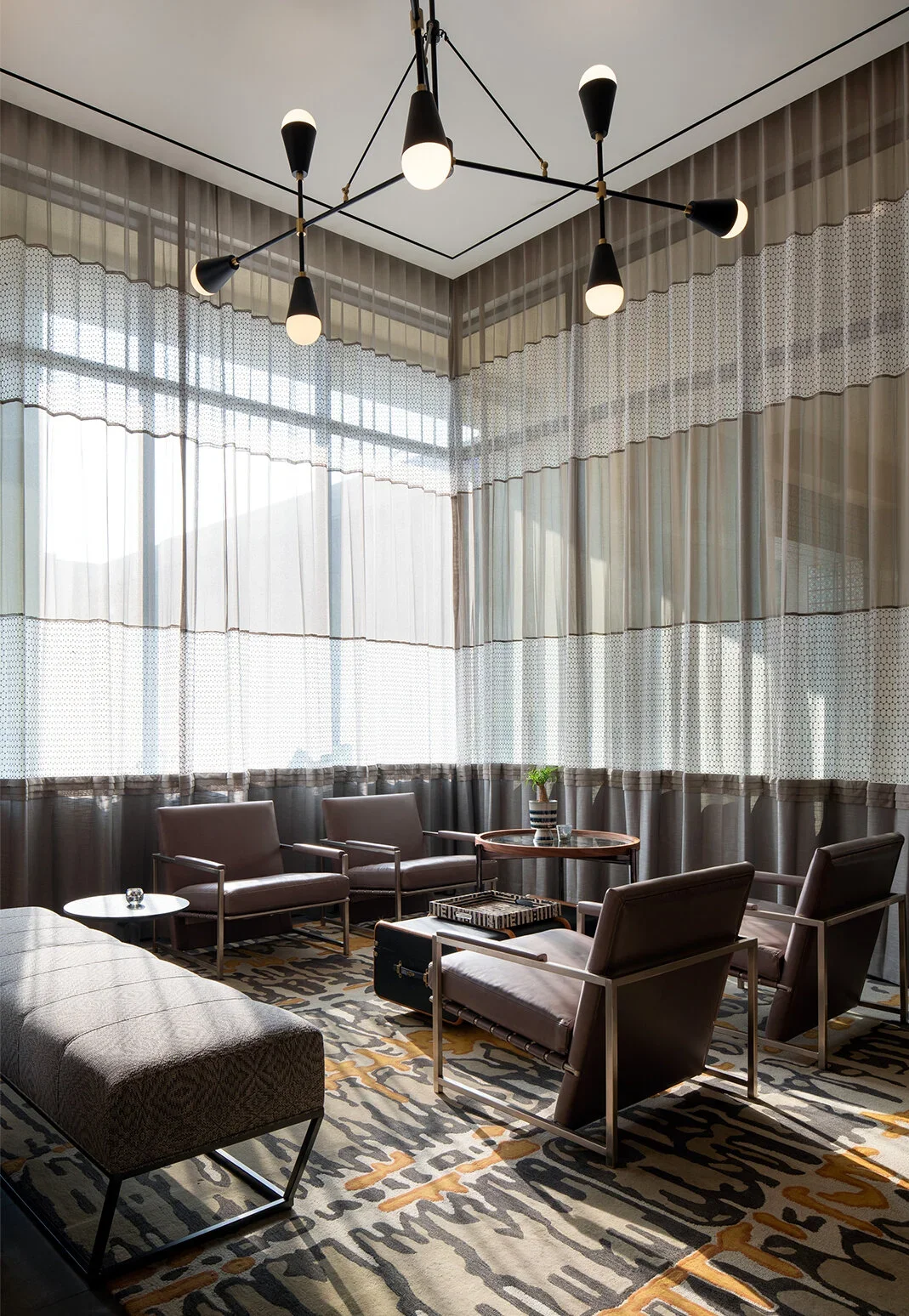 RI_LAXRL_Lobby_Seating_4.webp