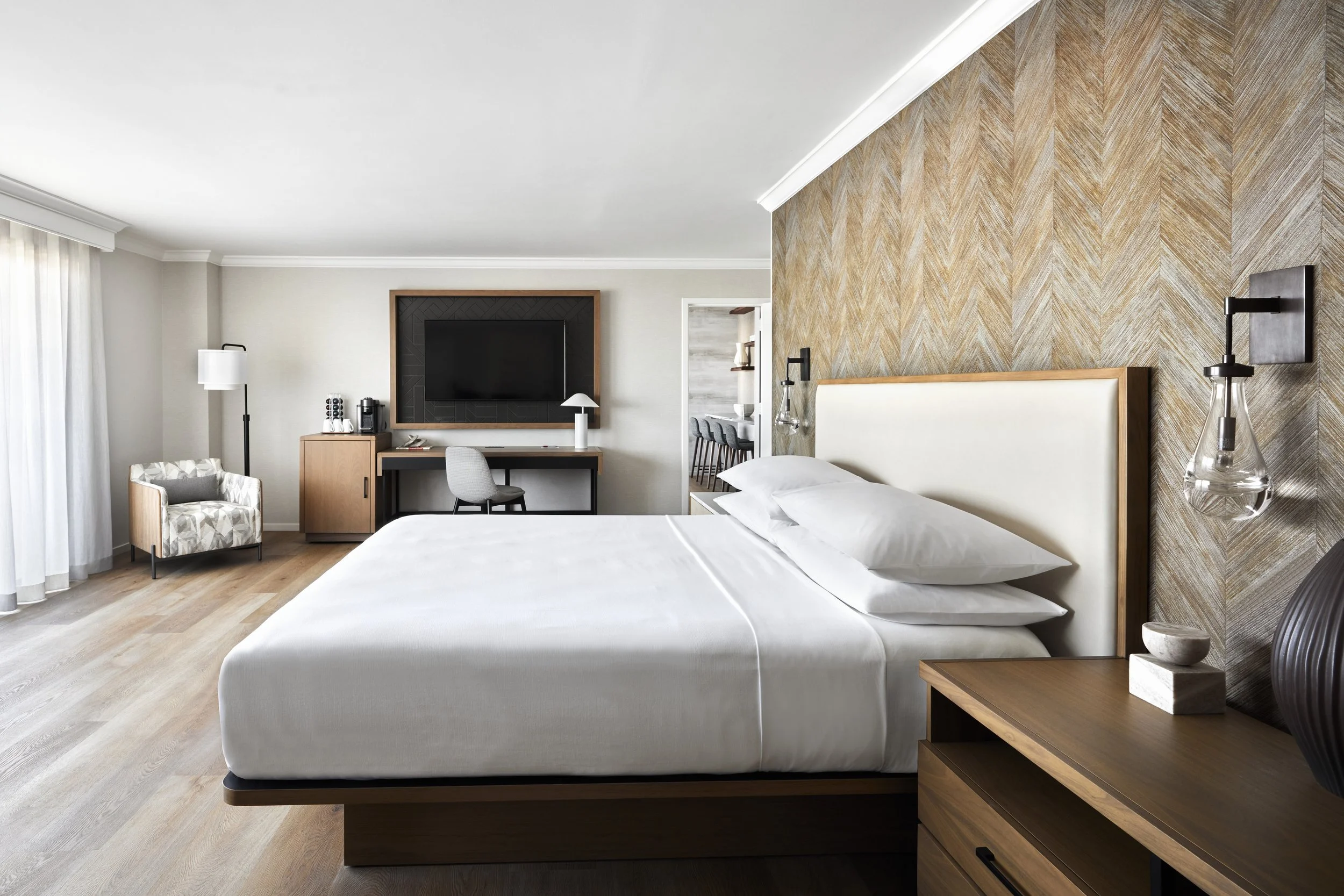 mc-laxah-presidential-suite--03153-00431 - bedroom.jpg
