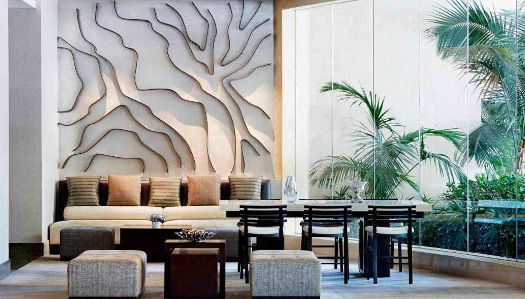 Great Room - Front Drive Lounge Area.JPG