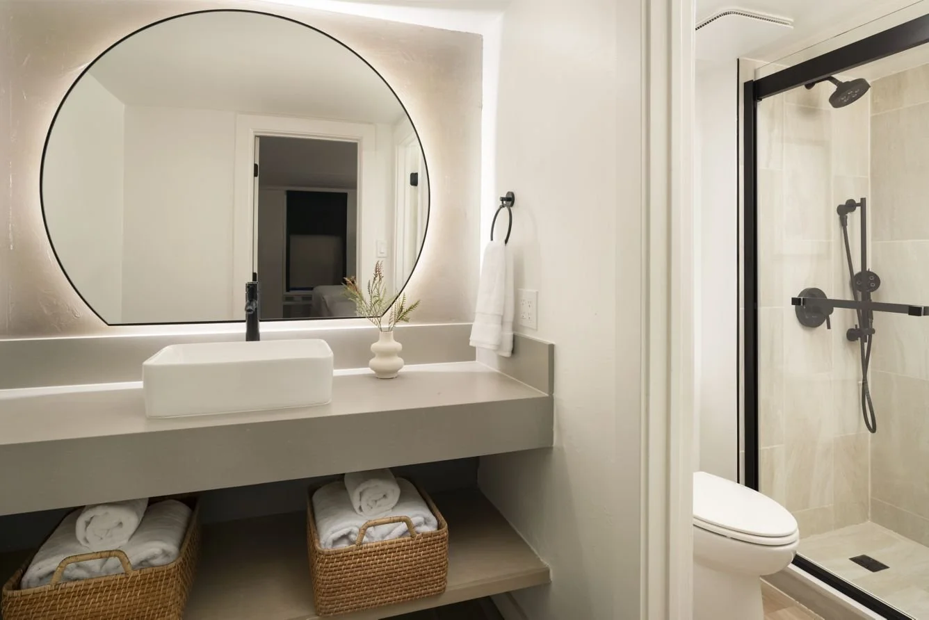 tx-flgsx-guest-bathroom-66930_Classic-Hor.jpg