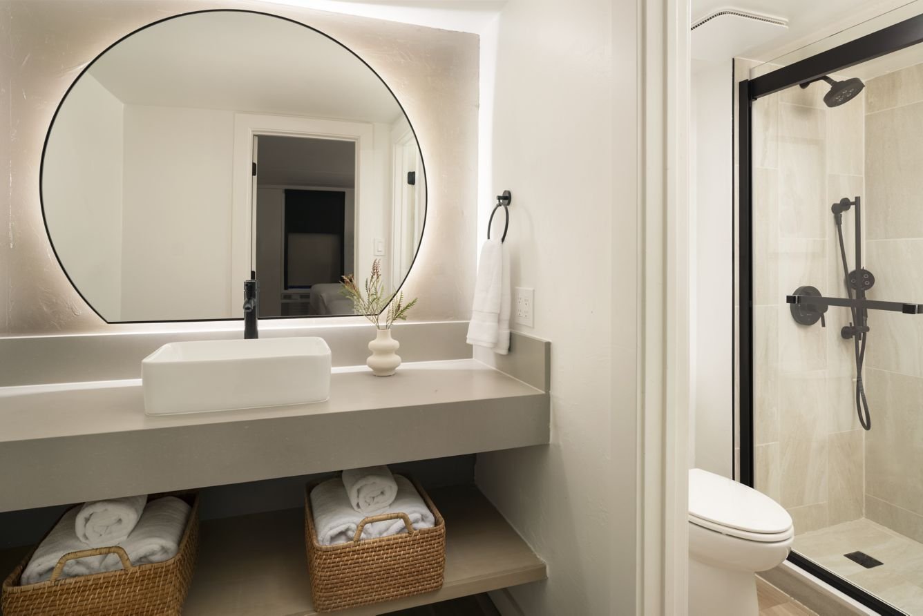 tx-flgsx-guest-bathroom-66930_Classic-Hor.jpg