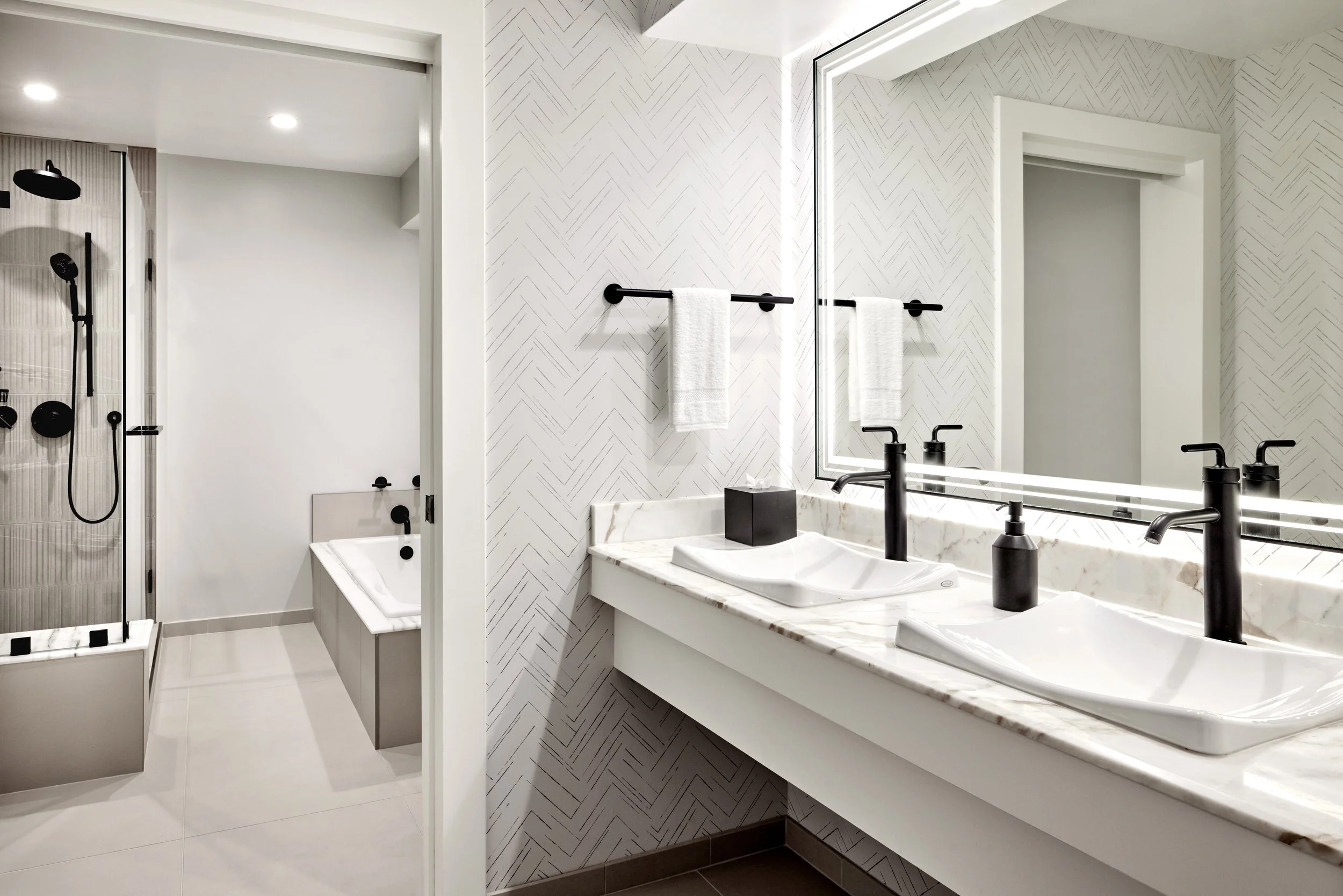 mc-laxah-chairman-suite--05690-37170 - Bathroom.jpg