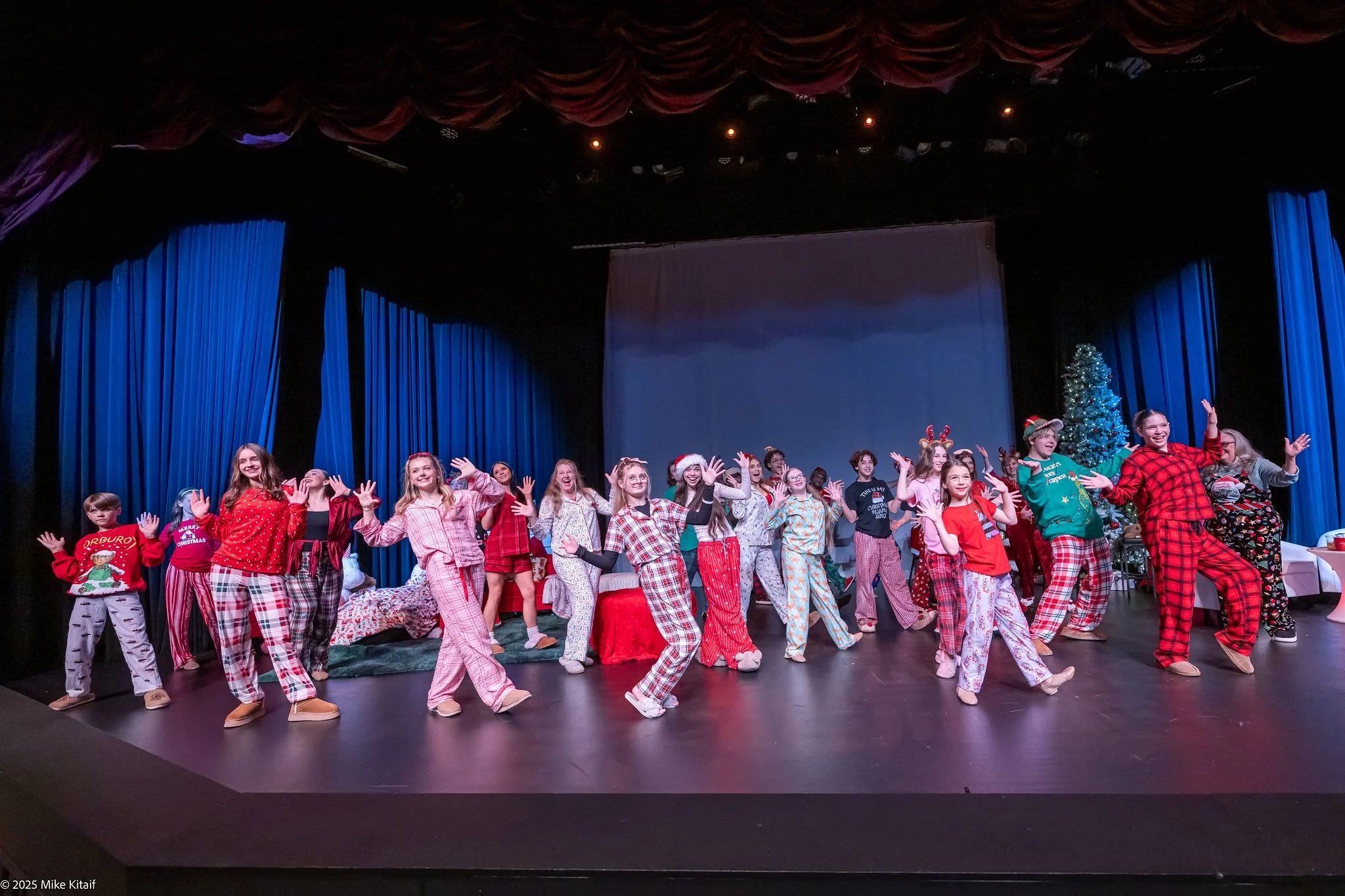 Jingles & Jammies - Rehearsal - Dec 2025-102-X4.jpg