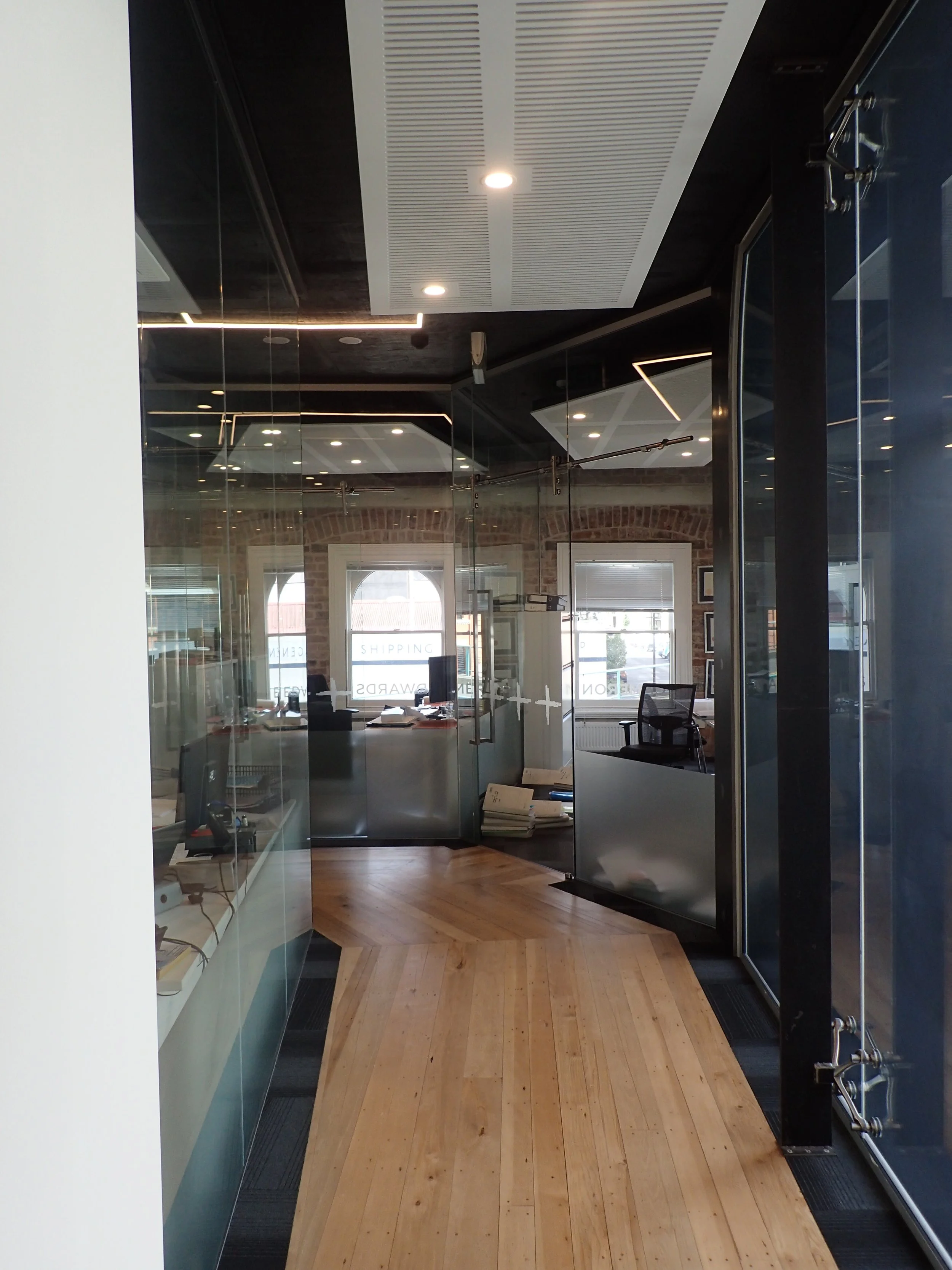 008 inside archway .JPG