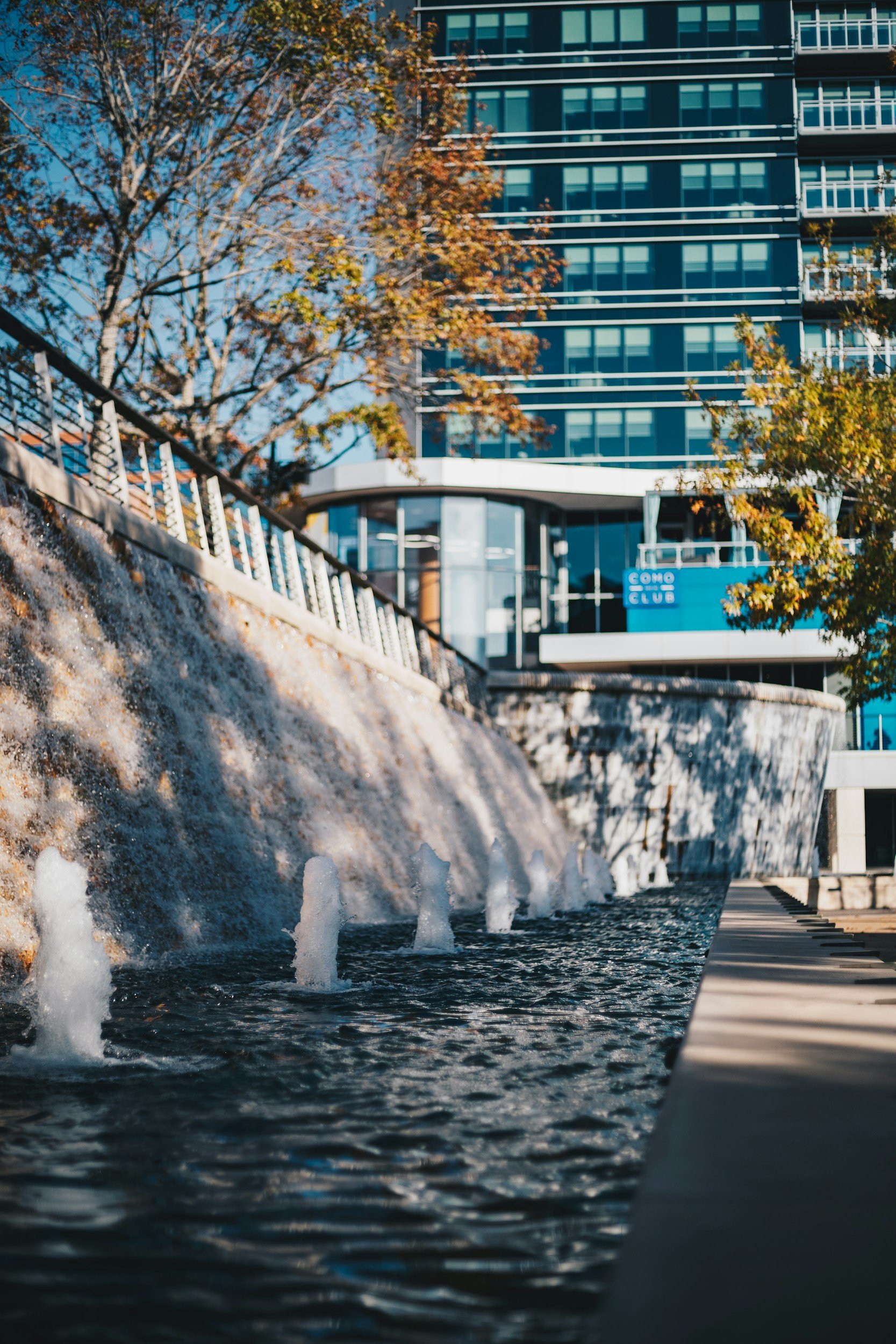 Water fountain on The Woodlands Waterway in The Woodlands Texas, EMDR therapy available to The Woodlands residents via telehealth