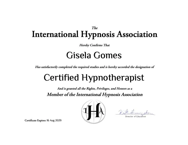 Certificate from the International Hypnosis Association awarded to Gisela Gomes as a Certified Hypnotherapist, with an expiration date of August 16, 2029.