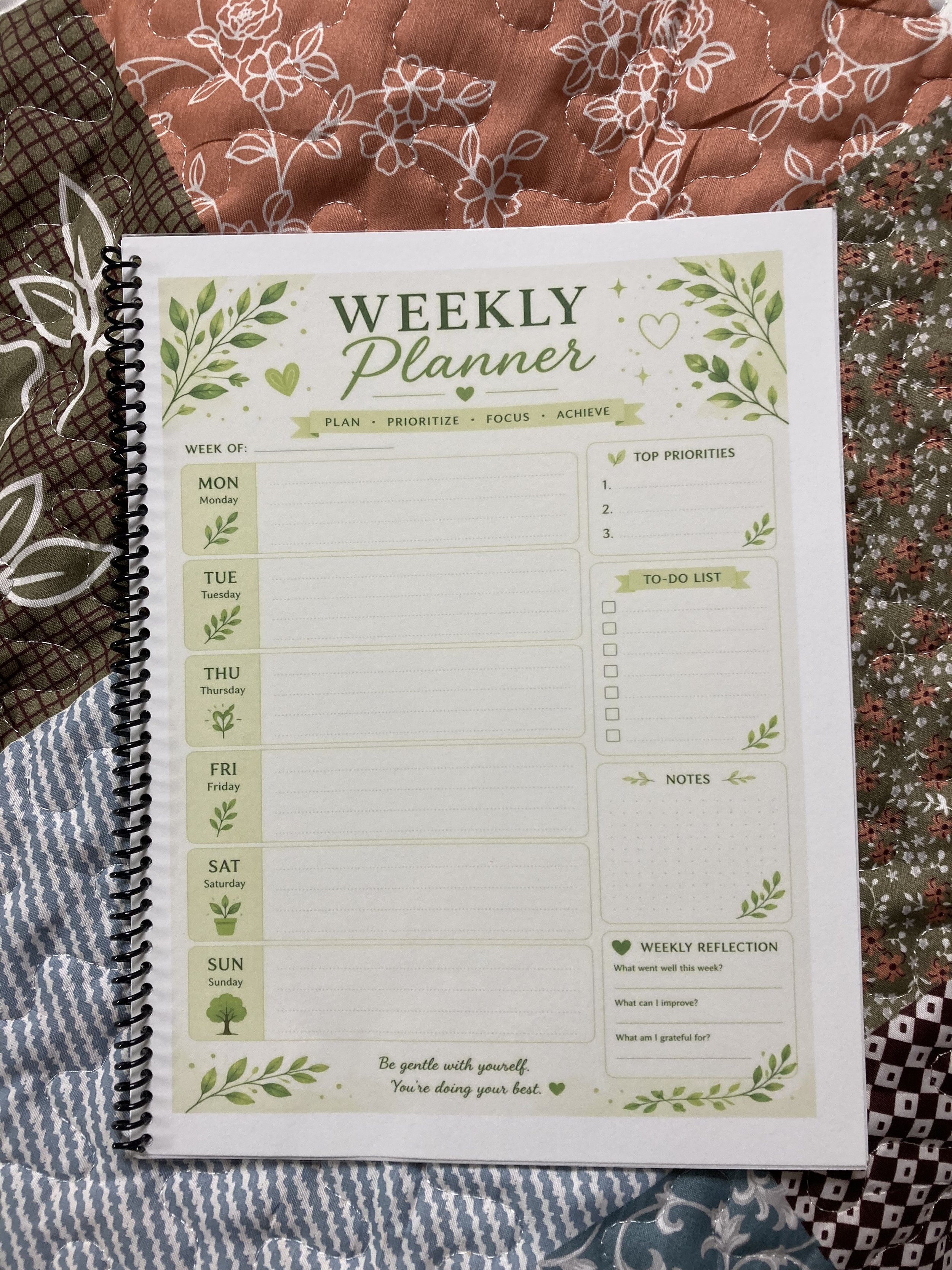 elegant greem weekly planner.jpeg