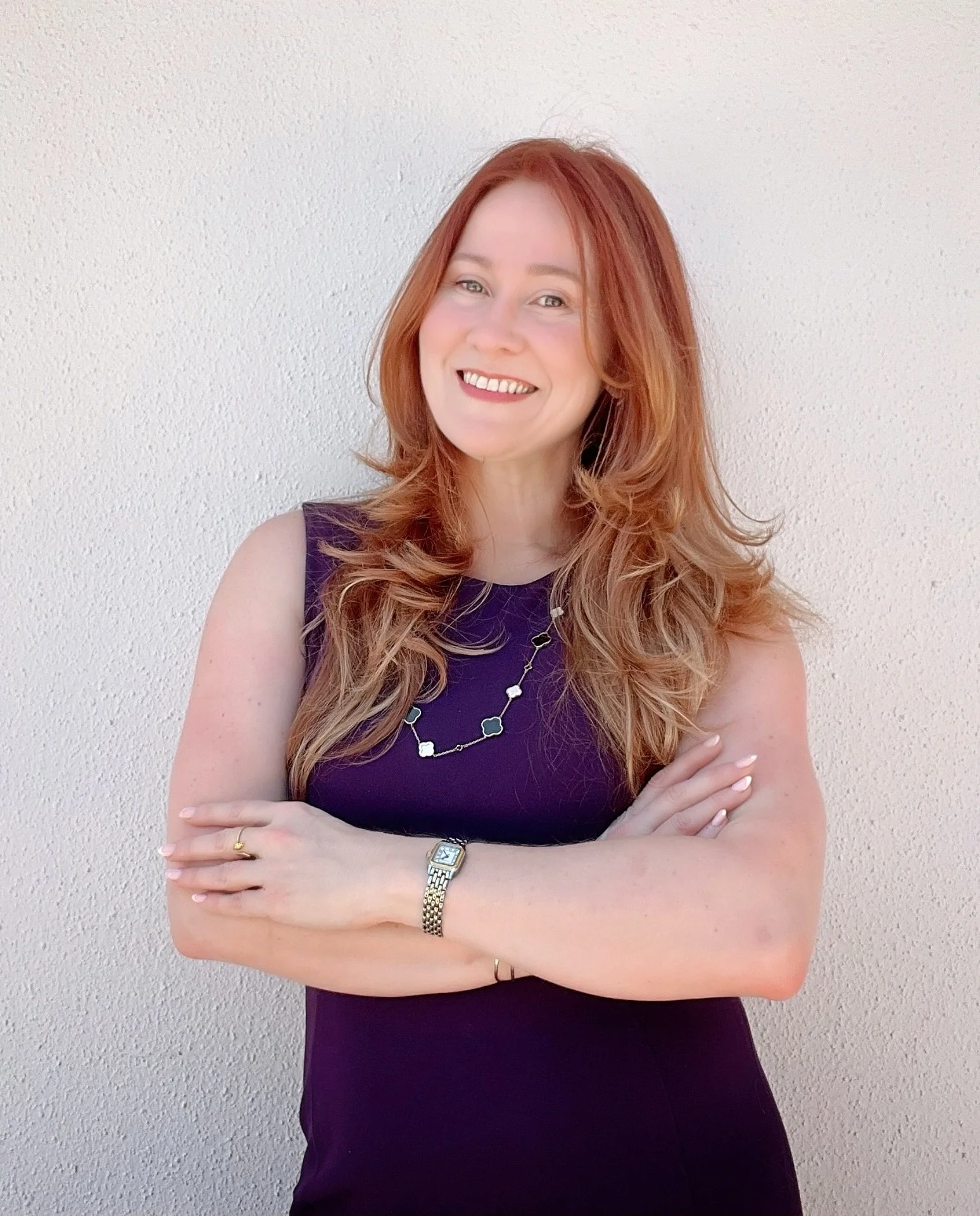 A Latina Hispanic trauma and couples therapist who is culturally sensitive, from South Florida